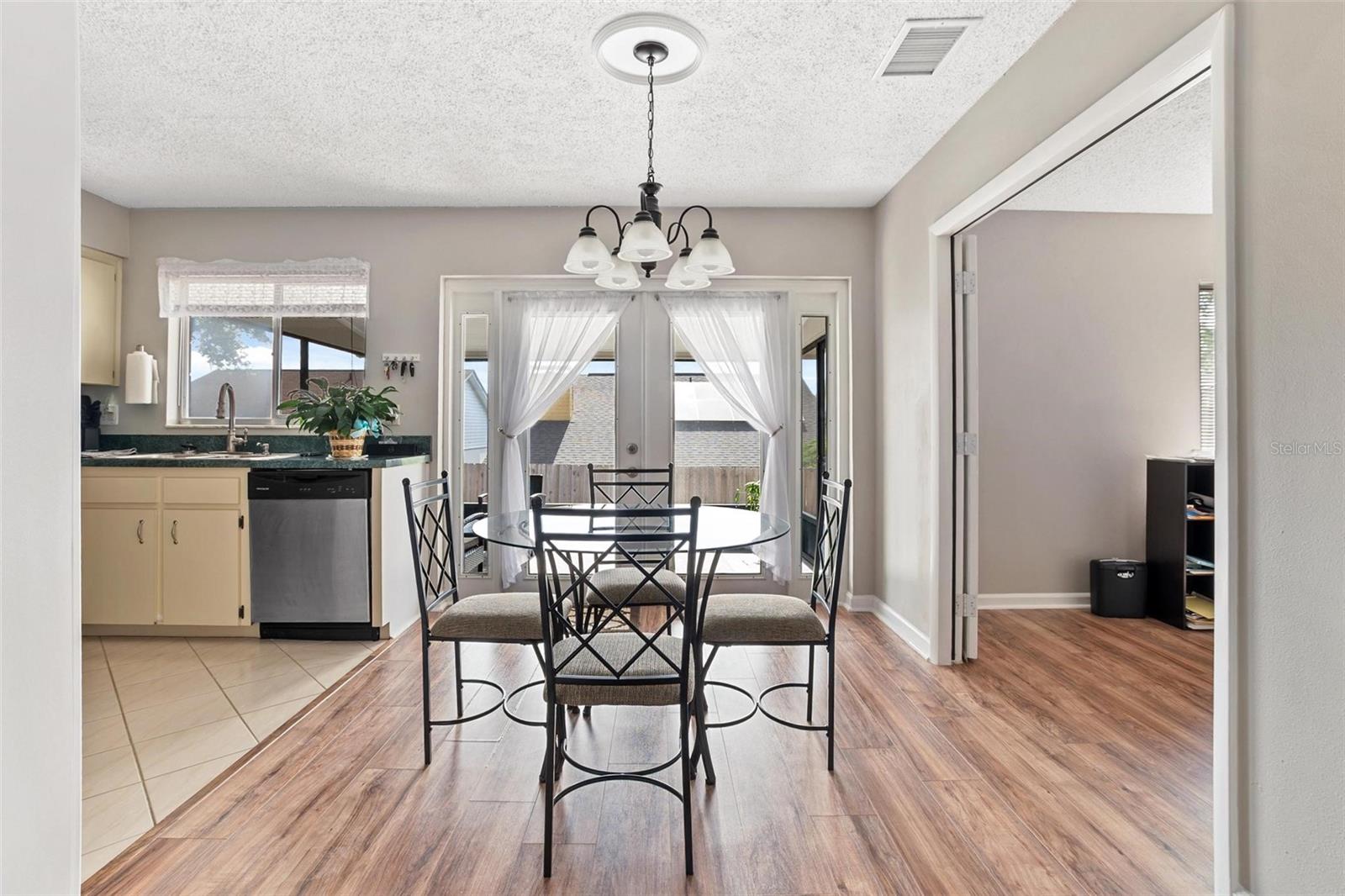 Image 4 of 27 For 516 Lake Dexter Boulevard