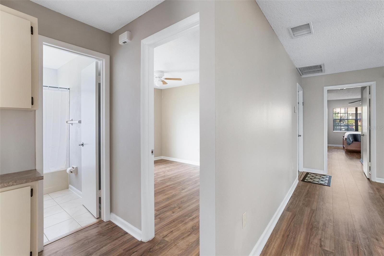 Image 8 of 27 For 516 Lake Dexter Boulevard