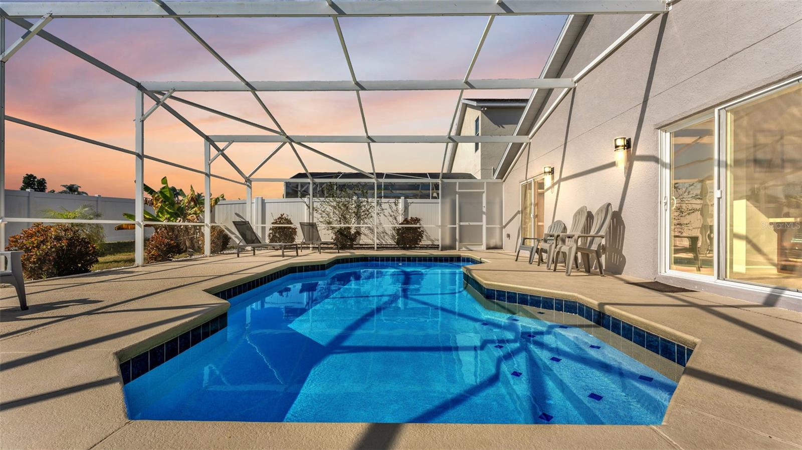 Image 2 of 39 For 333 Castlemain Circle