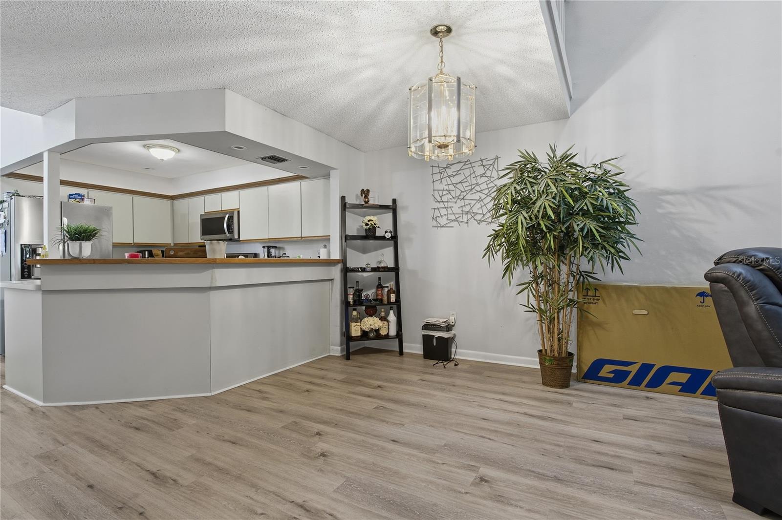 Image 16 of 67 For 116 Coventry Ln