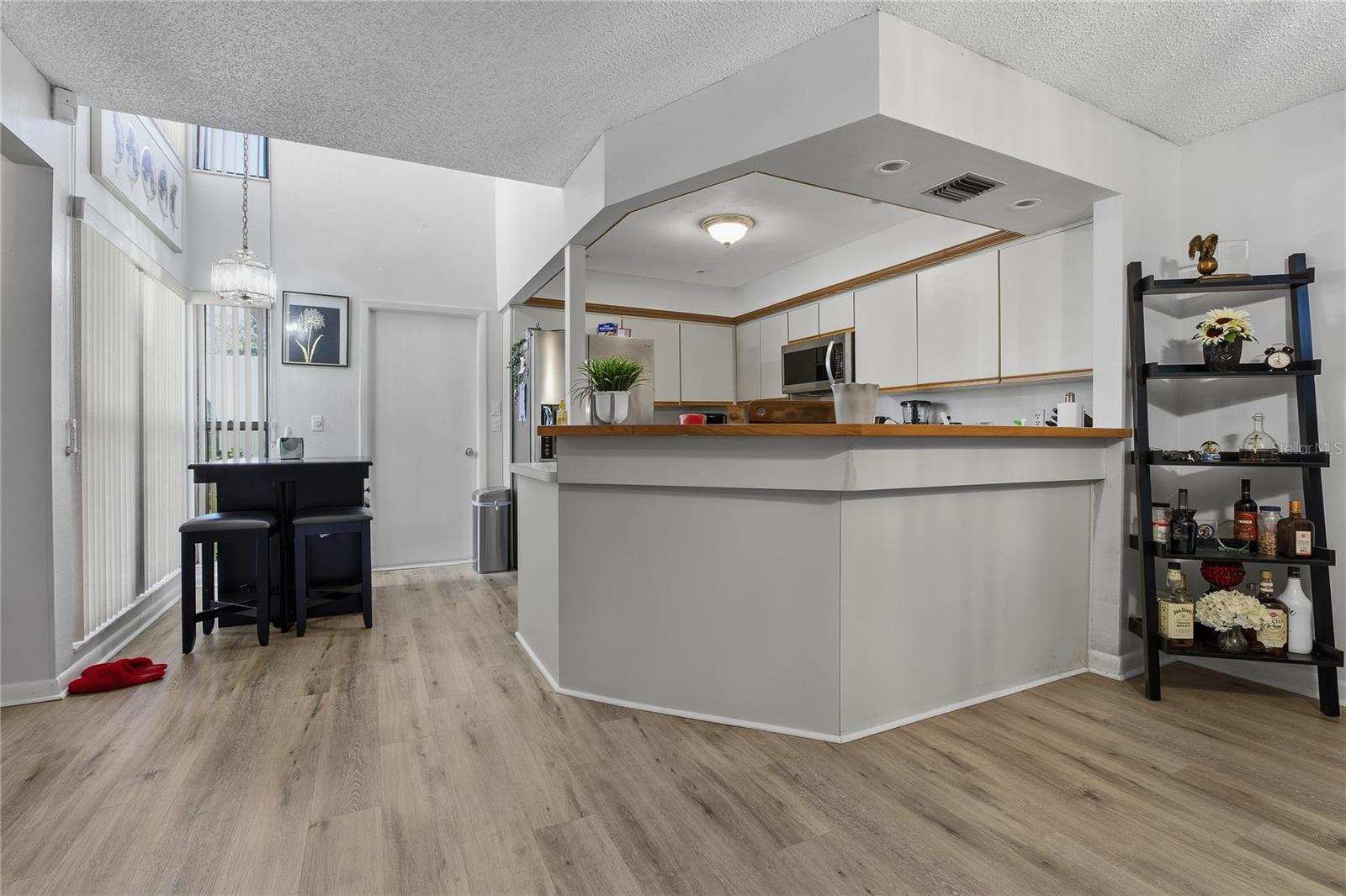 Image 6 of 67 For 116 Coventry Ln