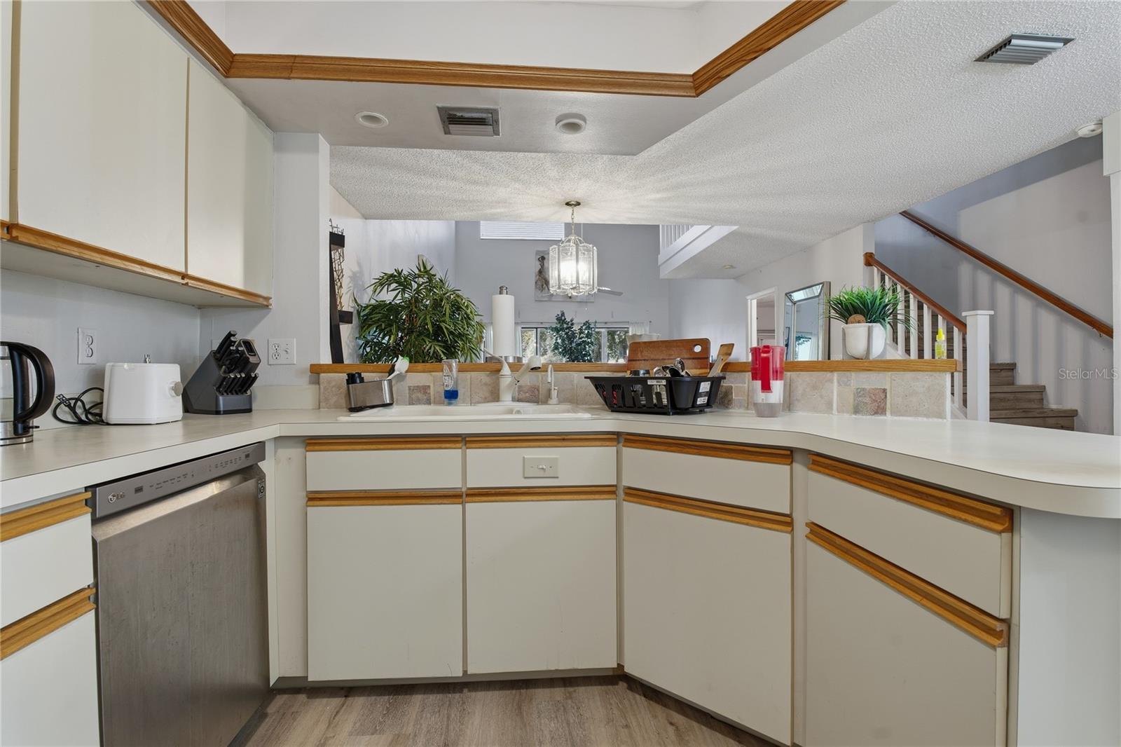 Image 8 of 67 For 116 Coventry Ln