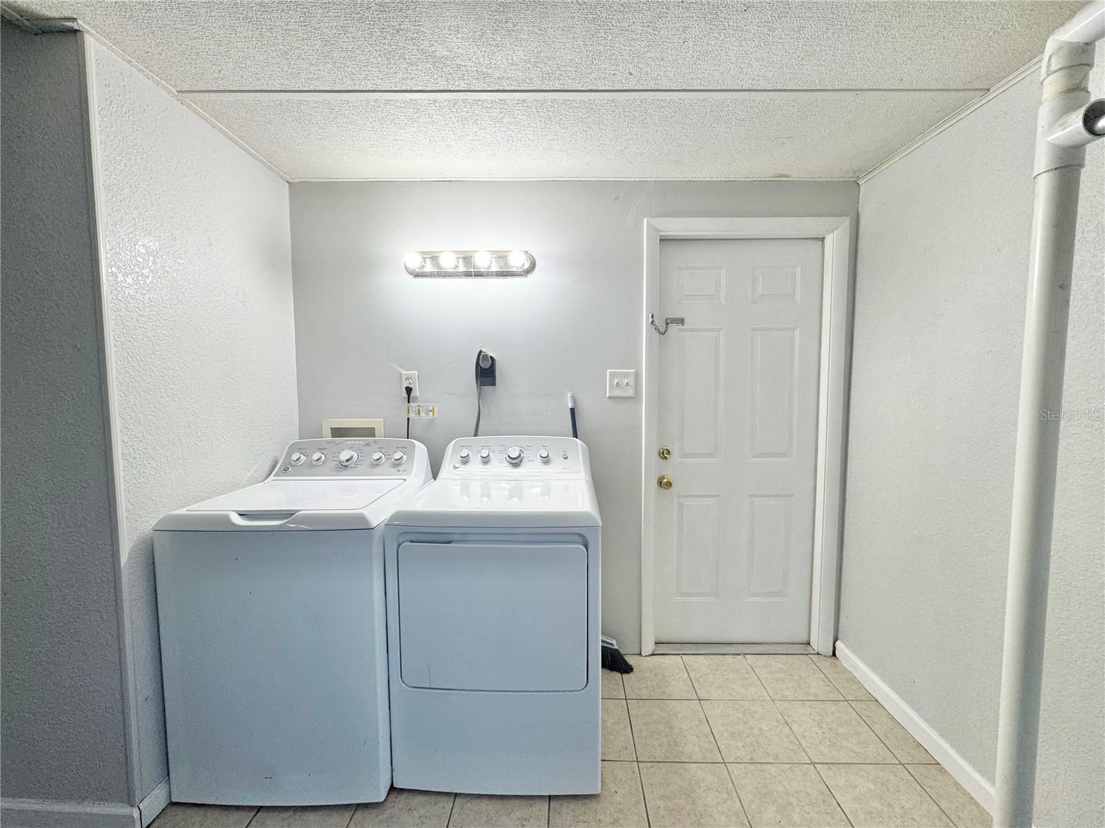 Image 19 of 25 For 674 Avenue L Se