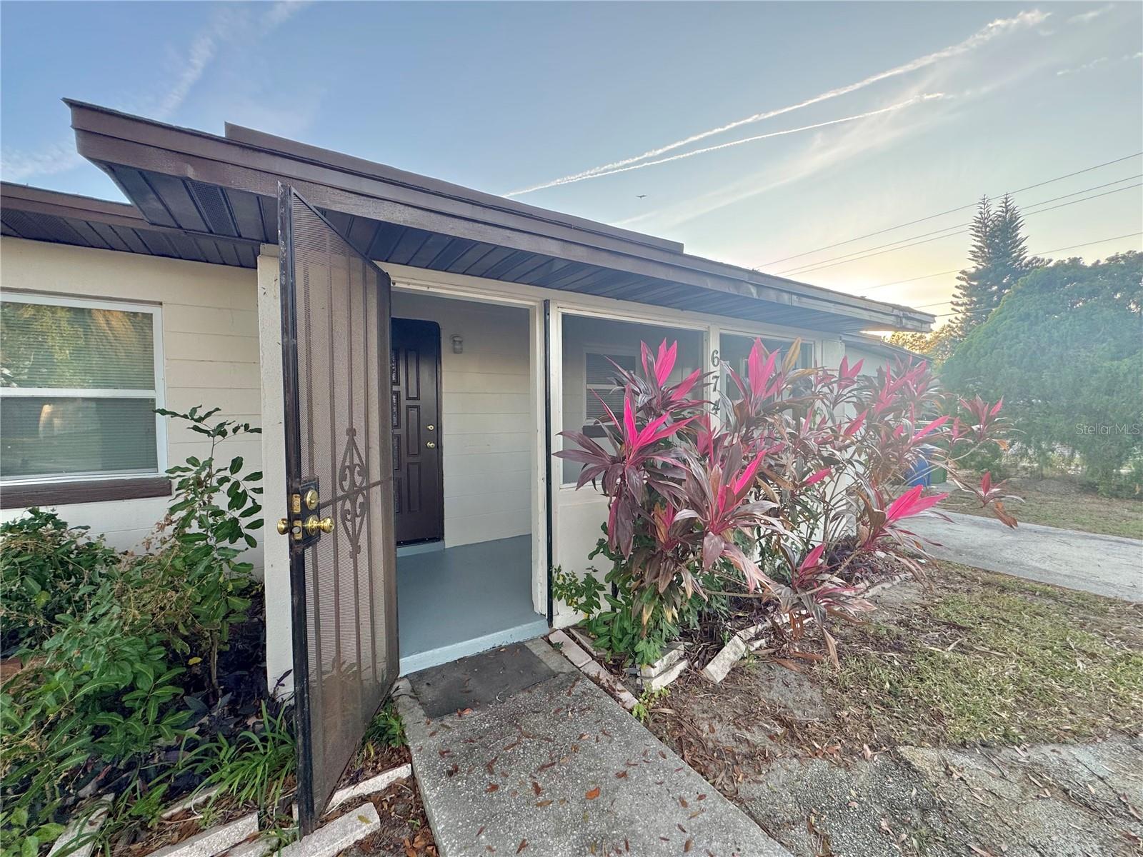 Image 24 of 25 For 674 Avenue L Se