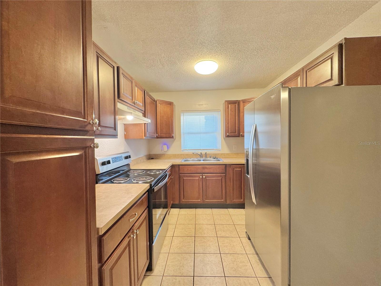 Image 4 of 25 For 674 Avenue L Se