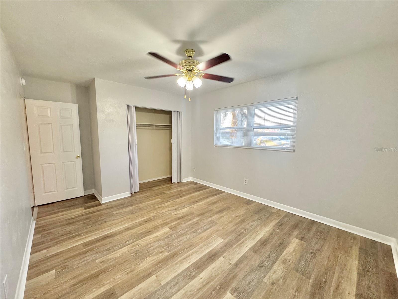 Image 9 of 25 For 674 Avenue L Se