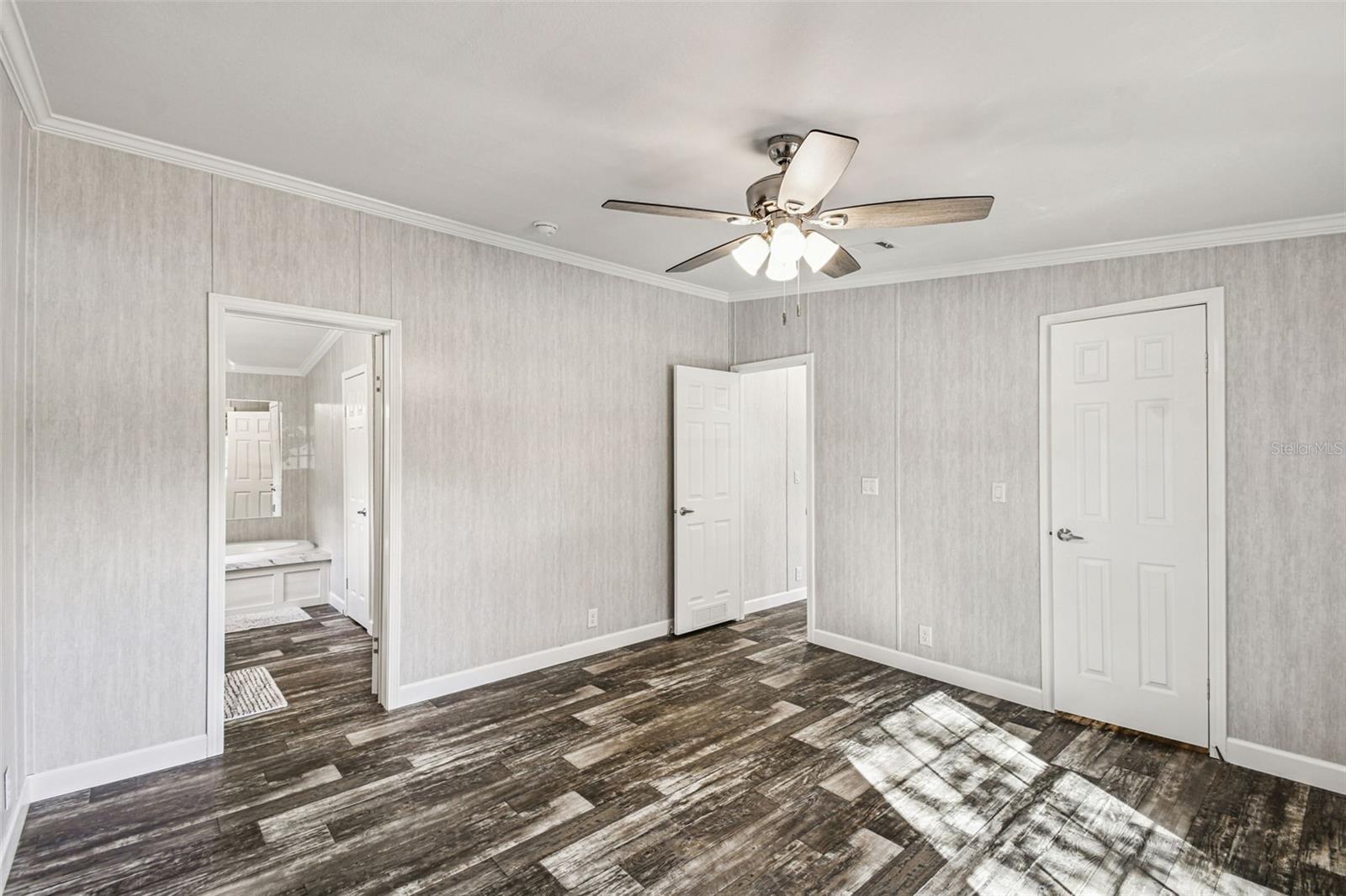 Image 14 of 23 For 2921 Silver Spur Loop