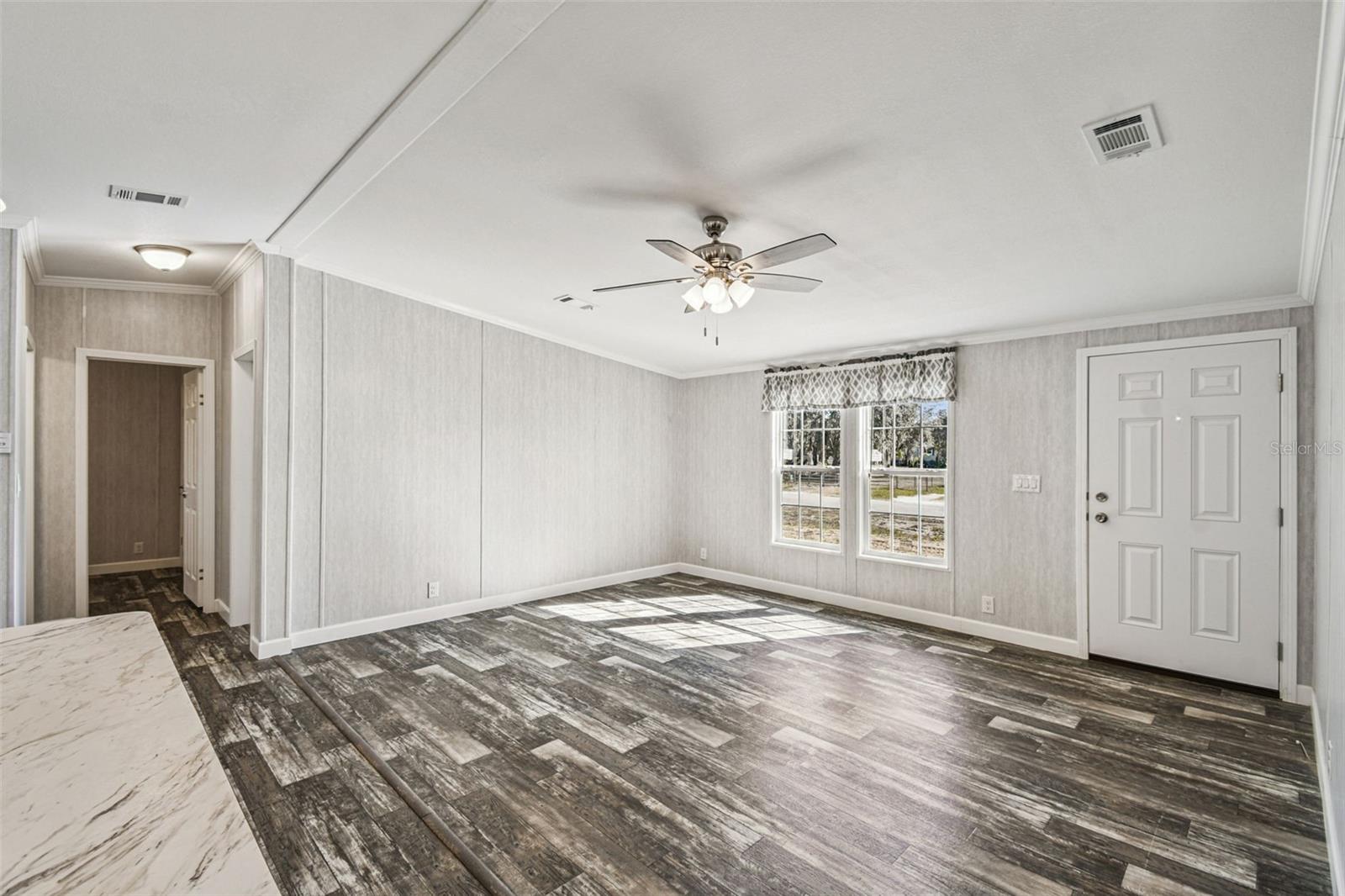 Image 6 of 23 For 2921 Silver Spur Loop