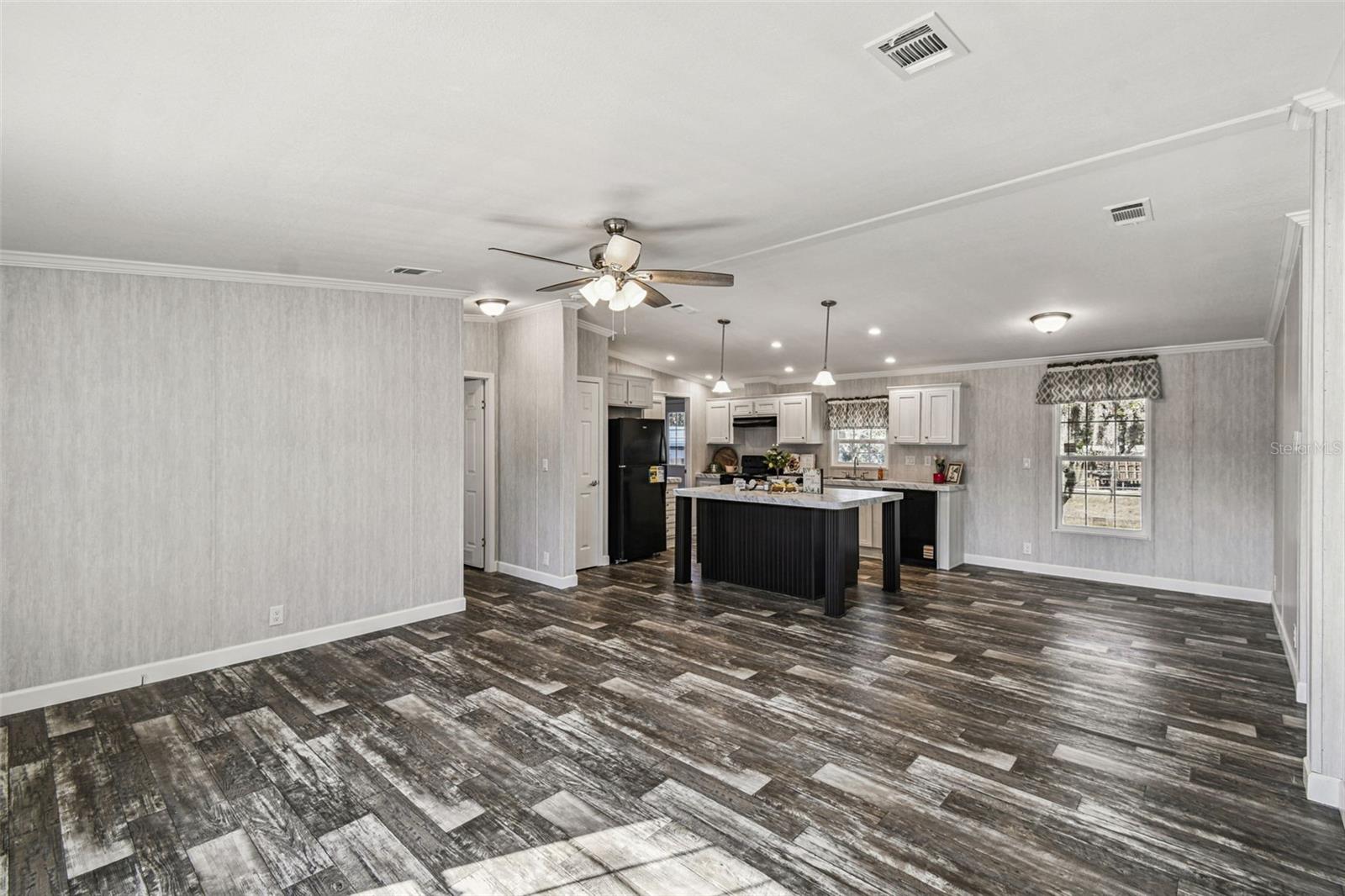 Image 7 of 23 For 2921 Silver Spur Loop