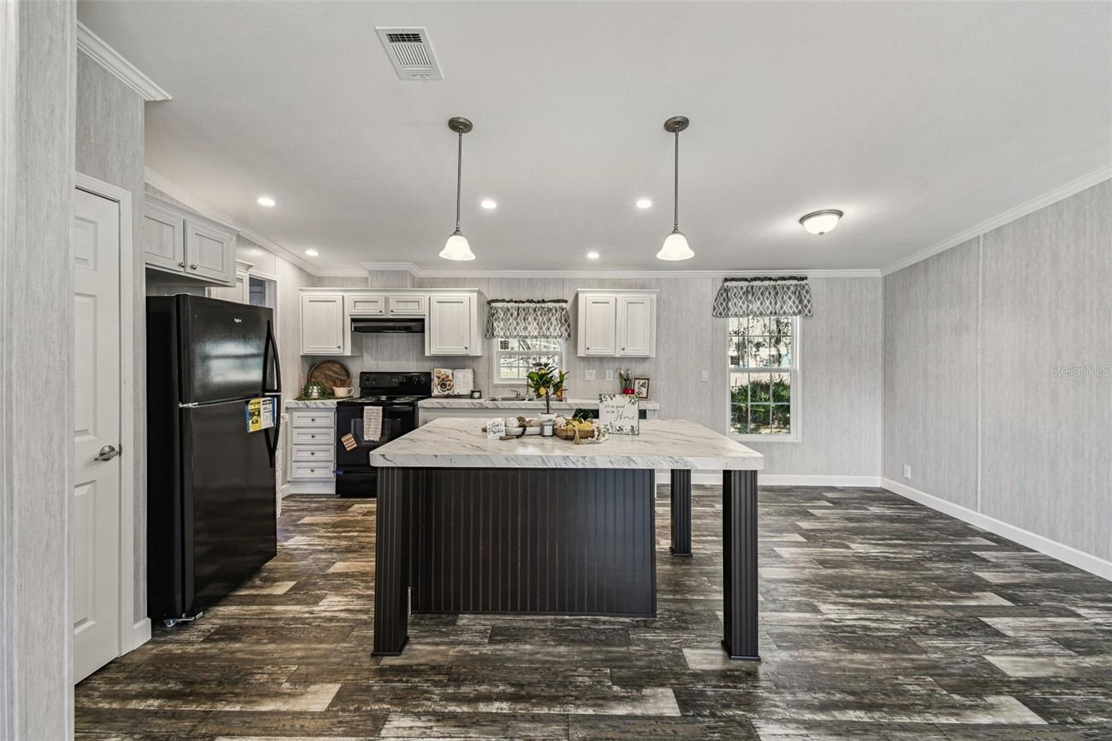 Image 8 of 23 For 2921 Silver Spur Loop