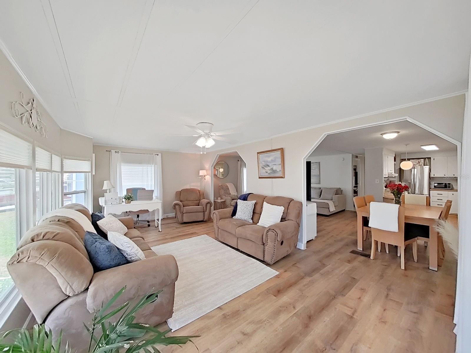 Image 7 of 45 For 4928 Foxdale Dr