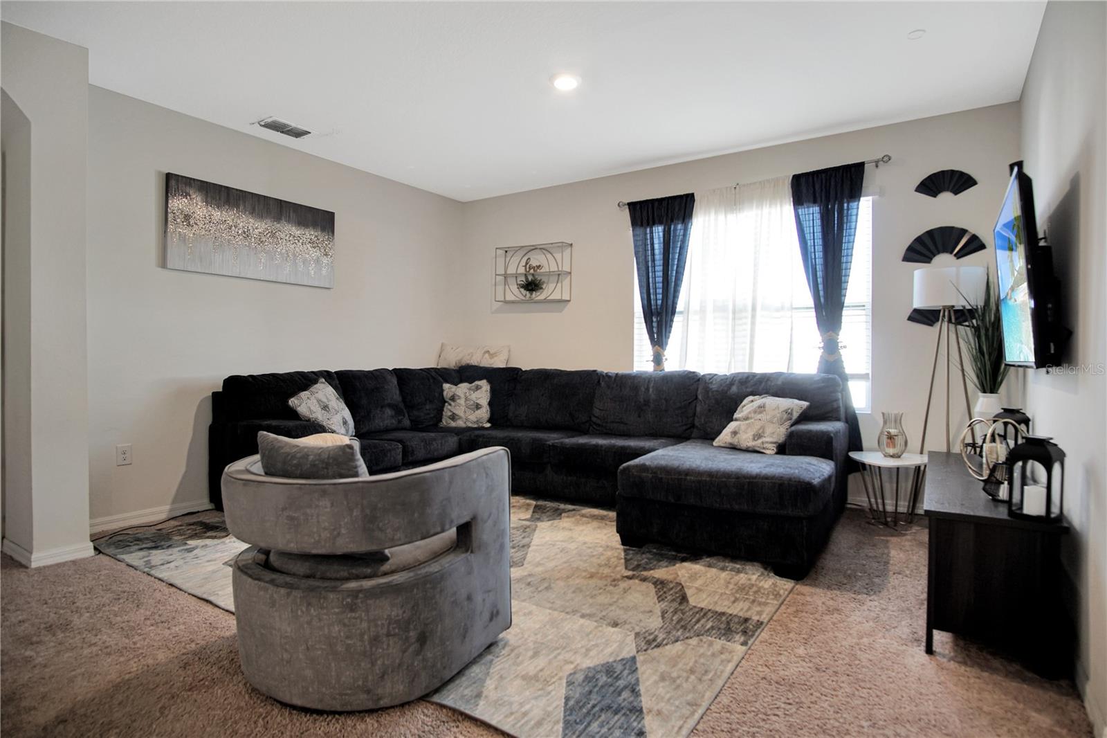 Image 11 of 30 For 203 Fall Glo Road