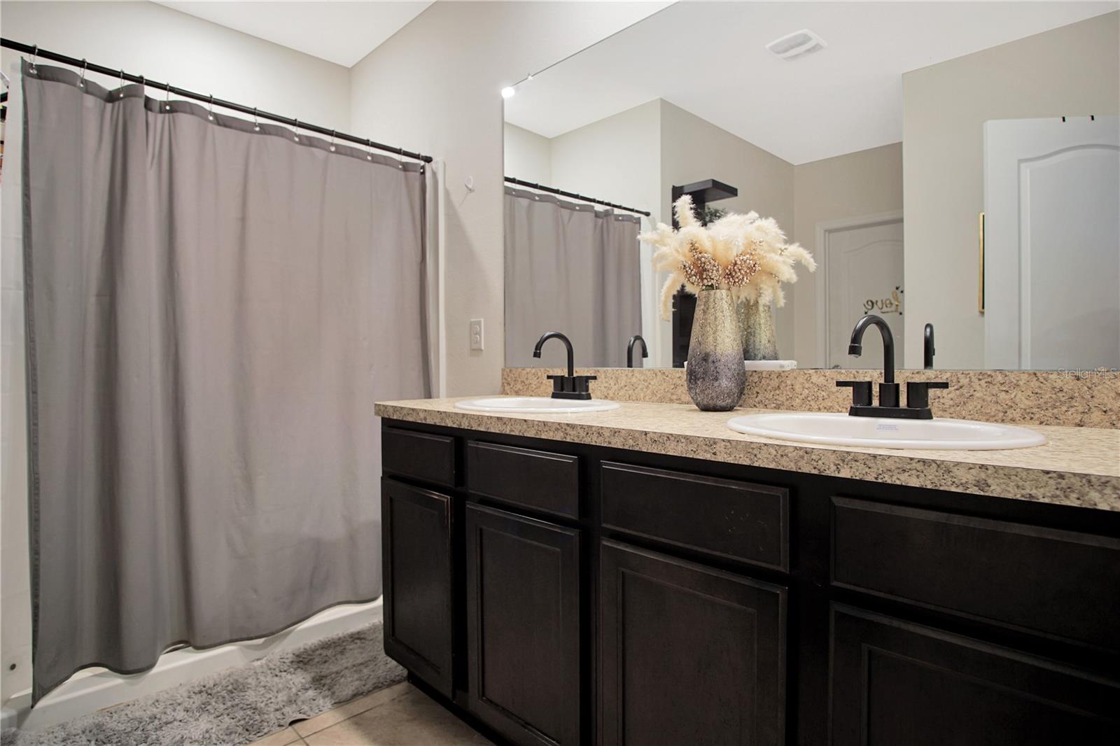 Image 21 of 30 For 203 Fall Glo Road