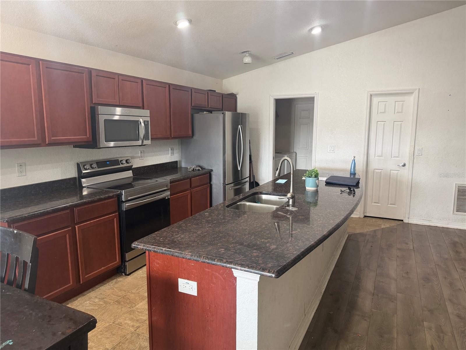 Image 5 of 14 For 3042 Grand Preserve Boulevard