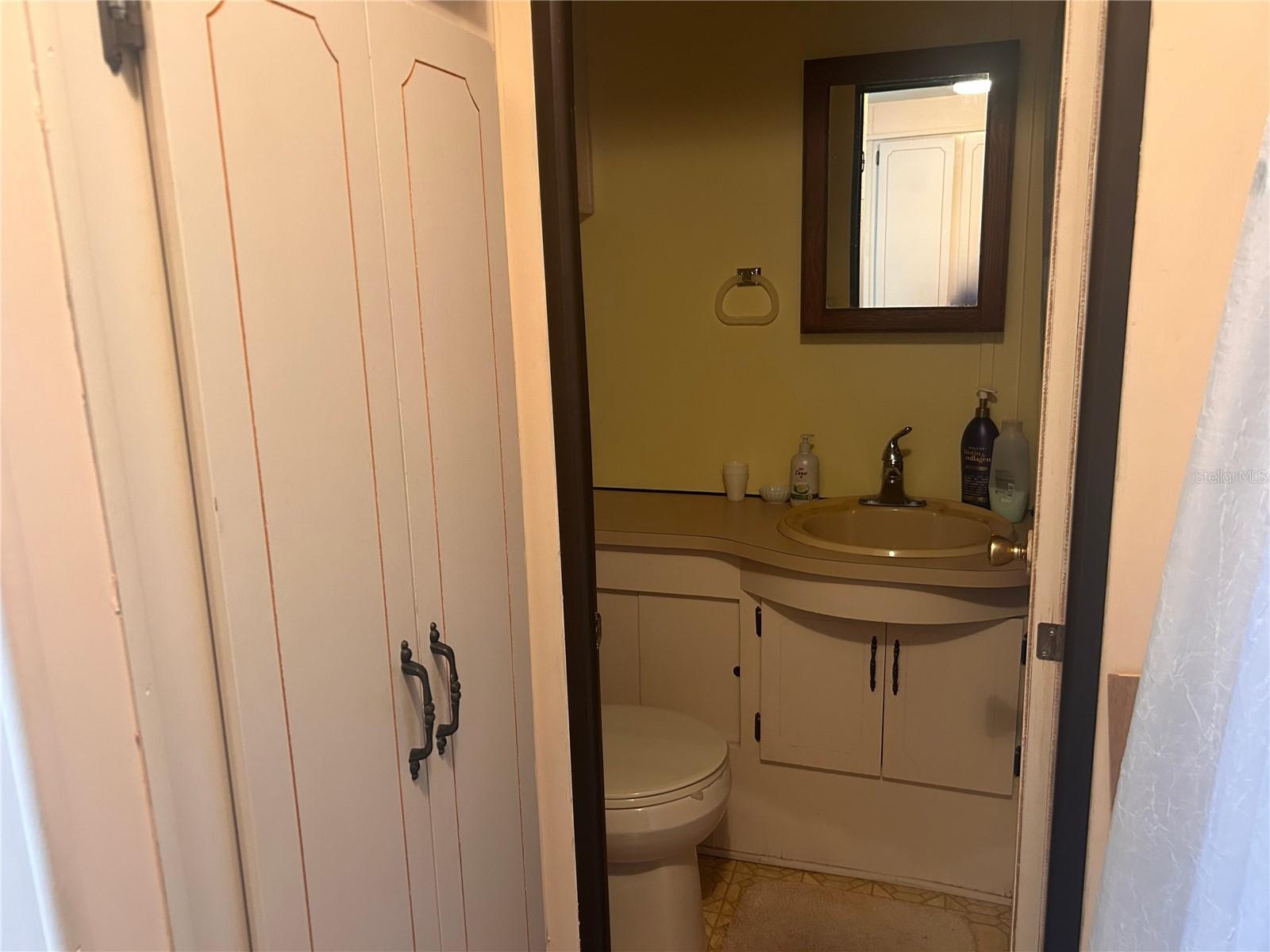 Image 12 of 17 For 7045 Fairview Village Circle