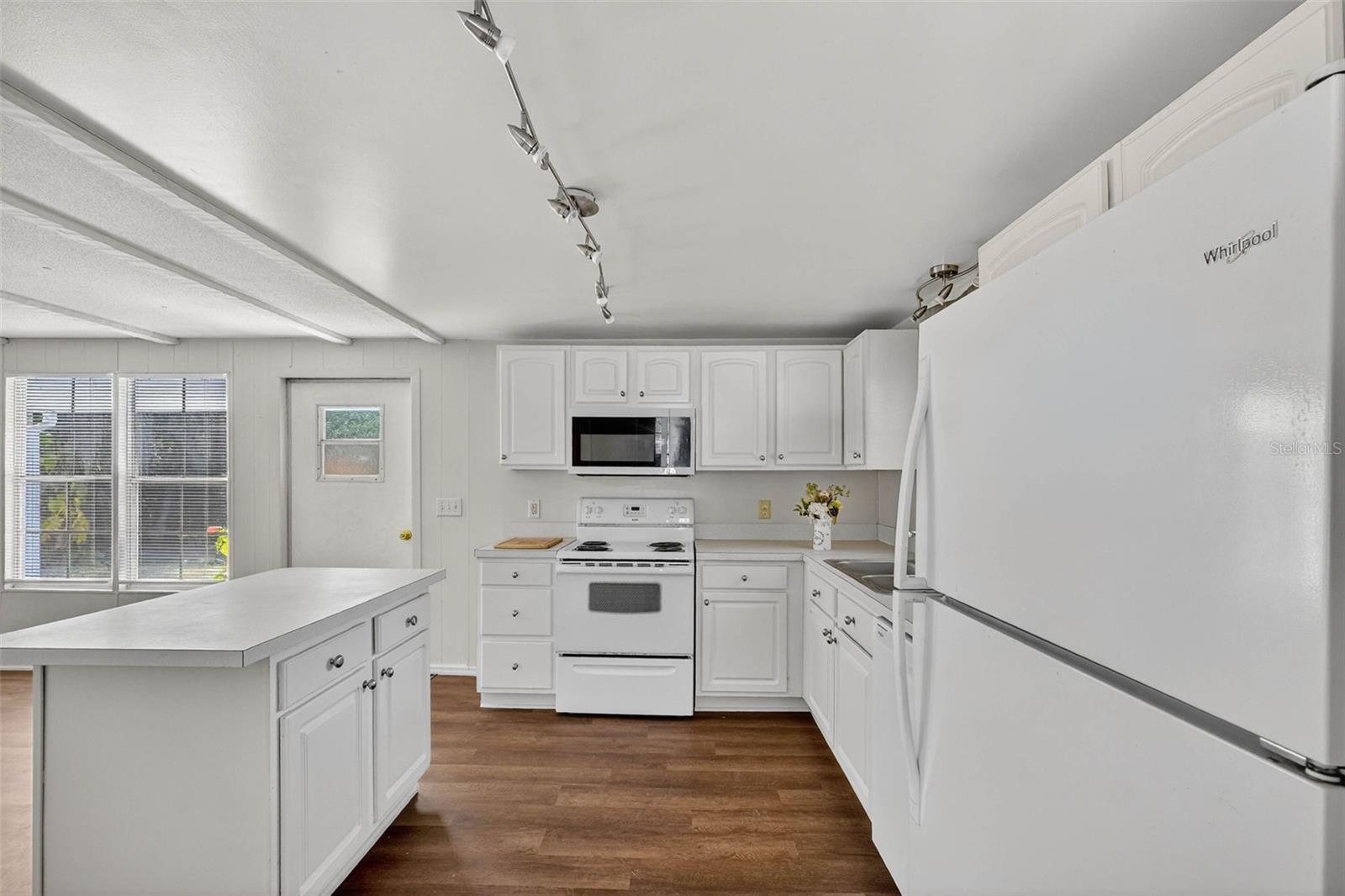 Image 11 of 66 For 827 Indian Bluff