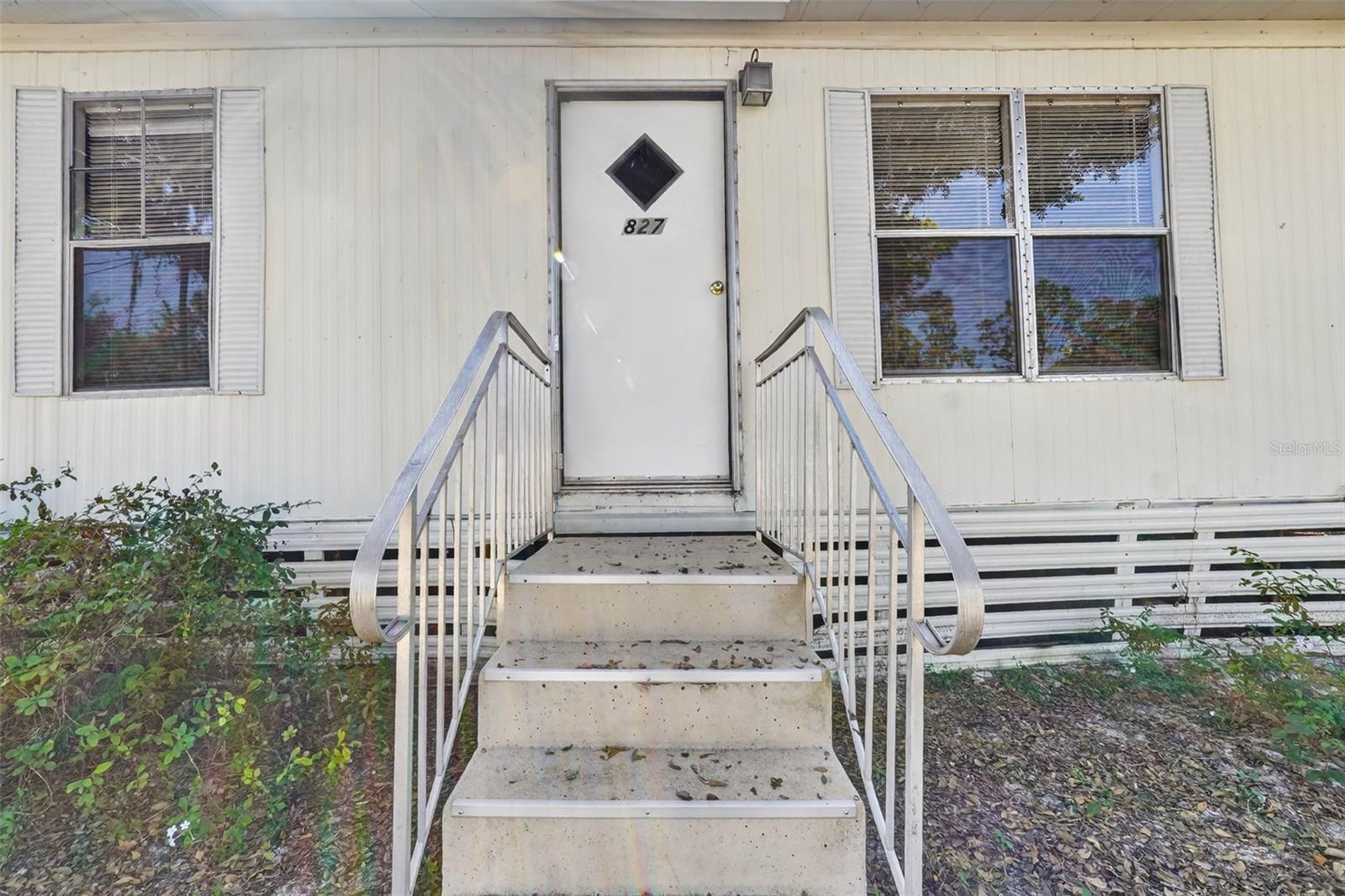 Image 3 of 66 For 827 Indian Bluff