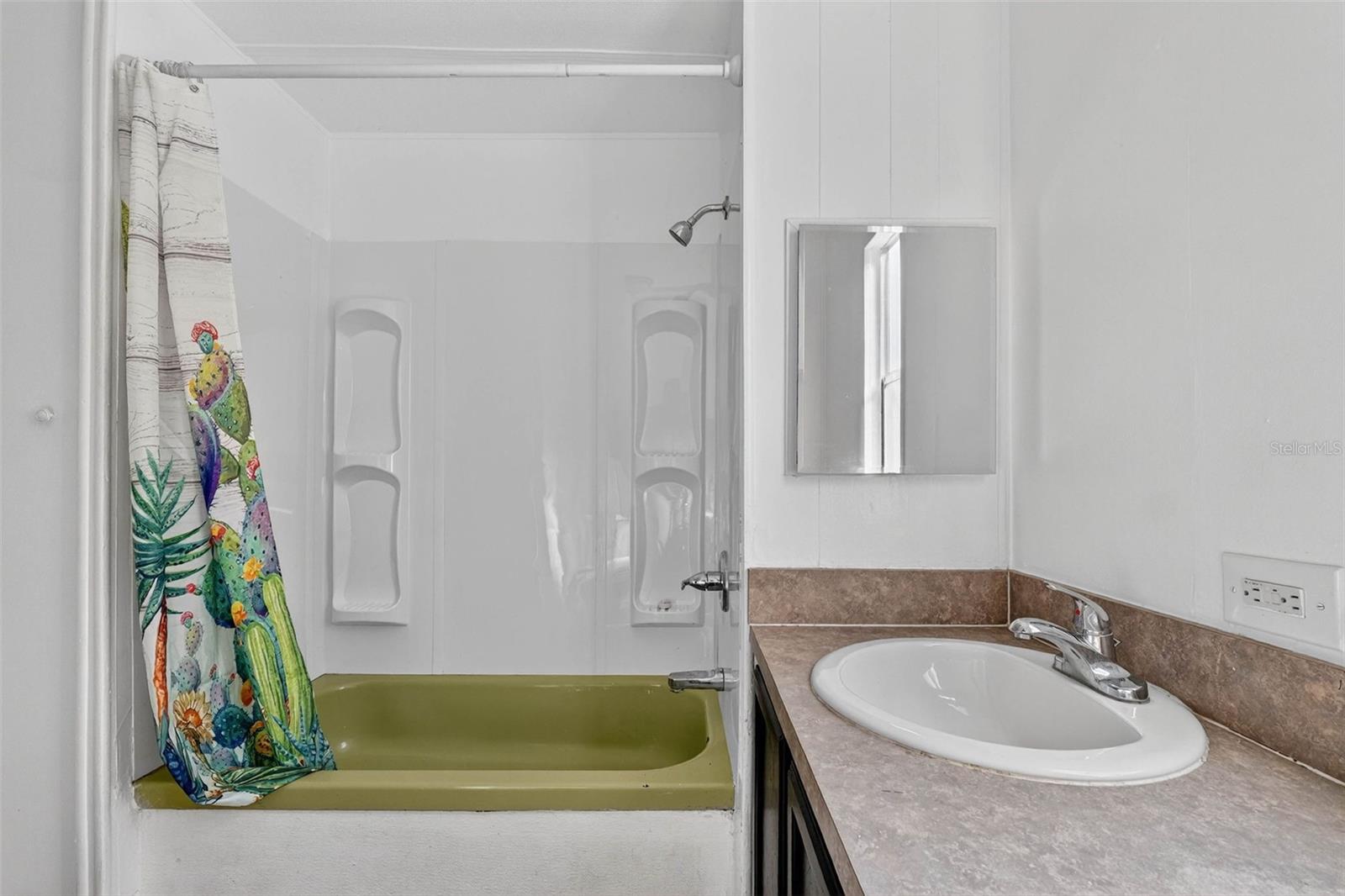 Image 30 of 66 For 827 Indian Bluff