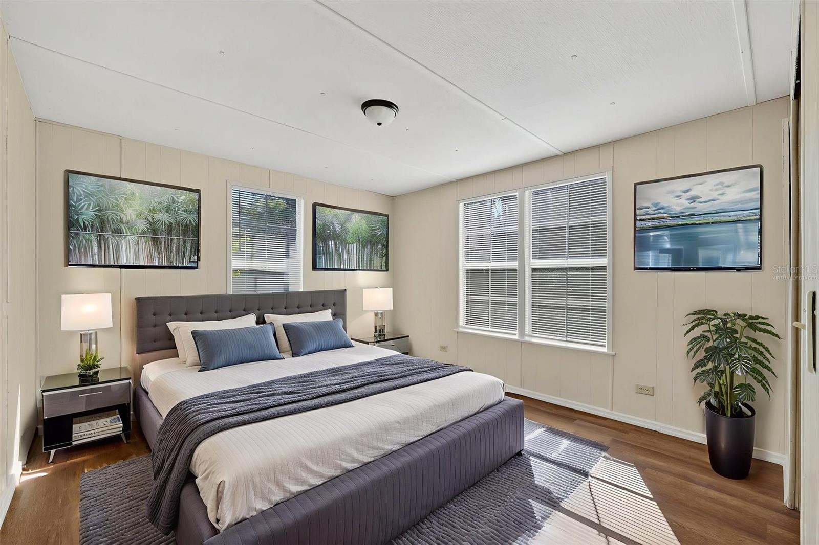 Image 32 of 66 For 827 Indian Bluff