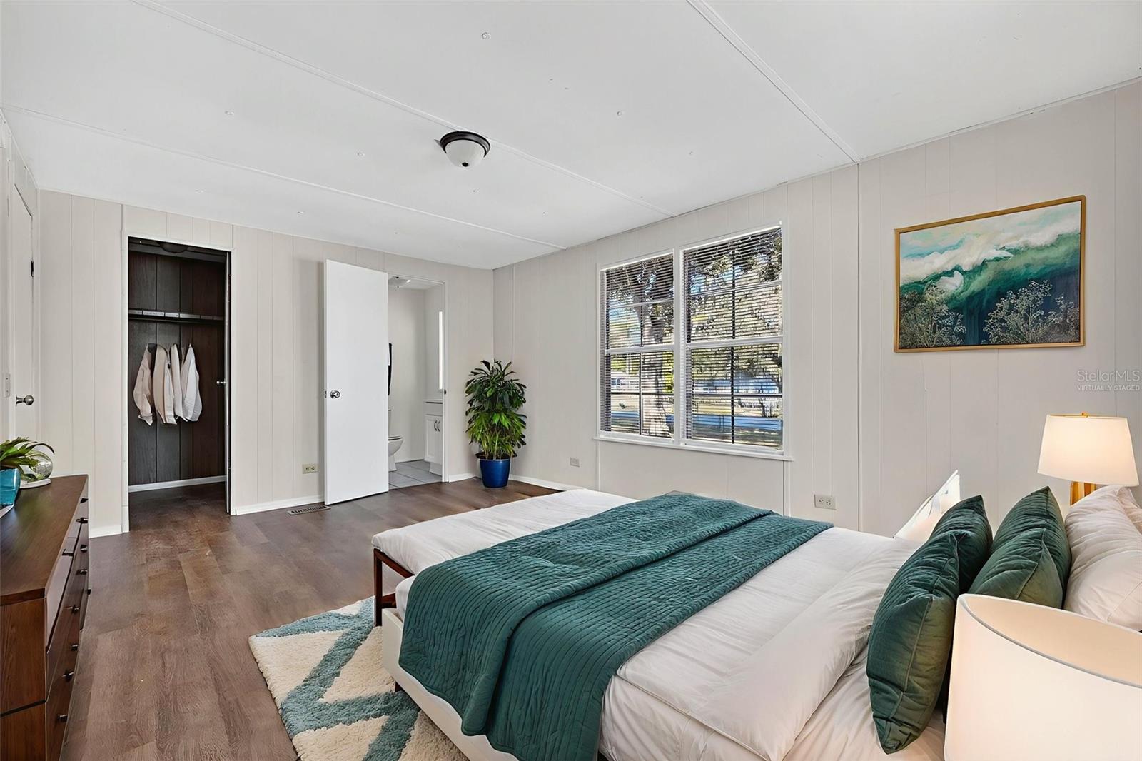 Image 40 of 66 For 827 Indian Bluff