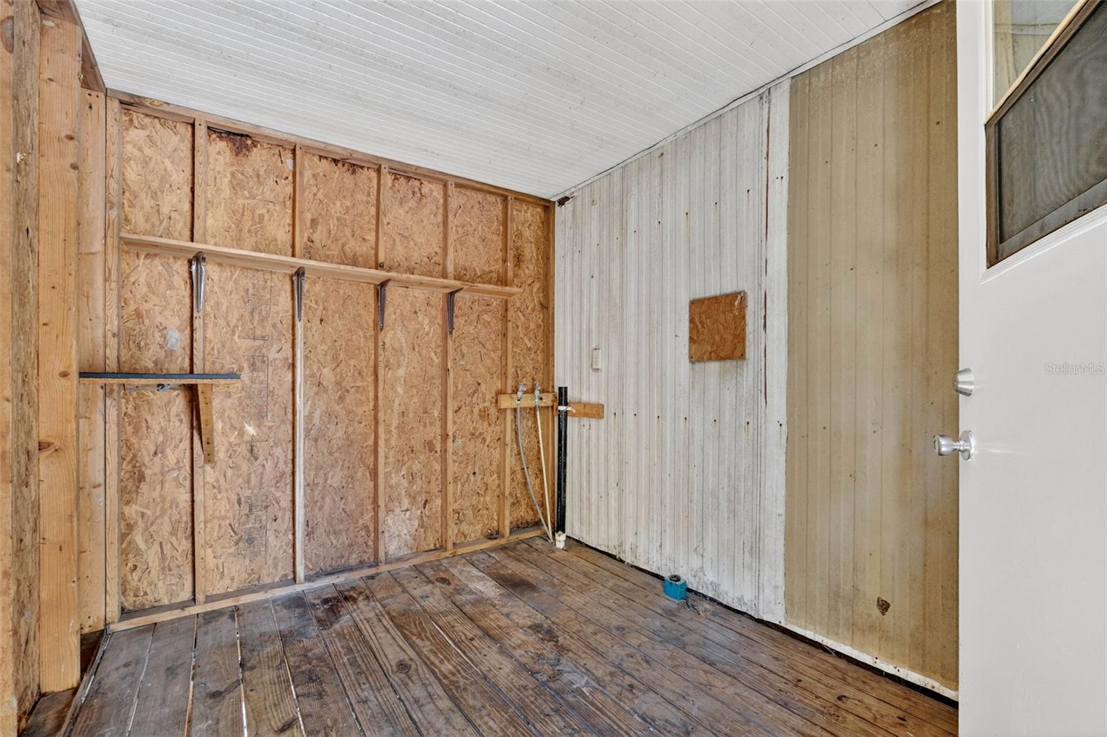 Image 46 of 66 For 827 Indian Bluff