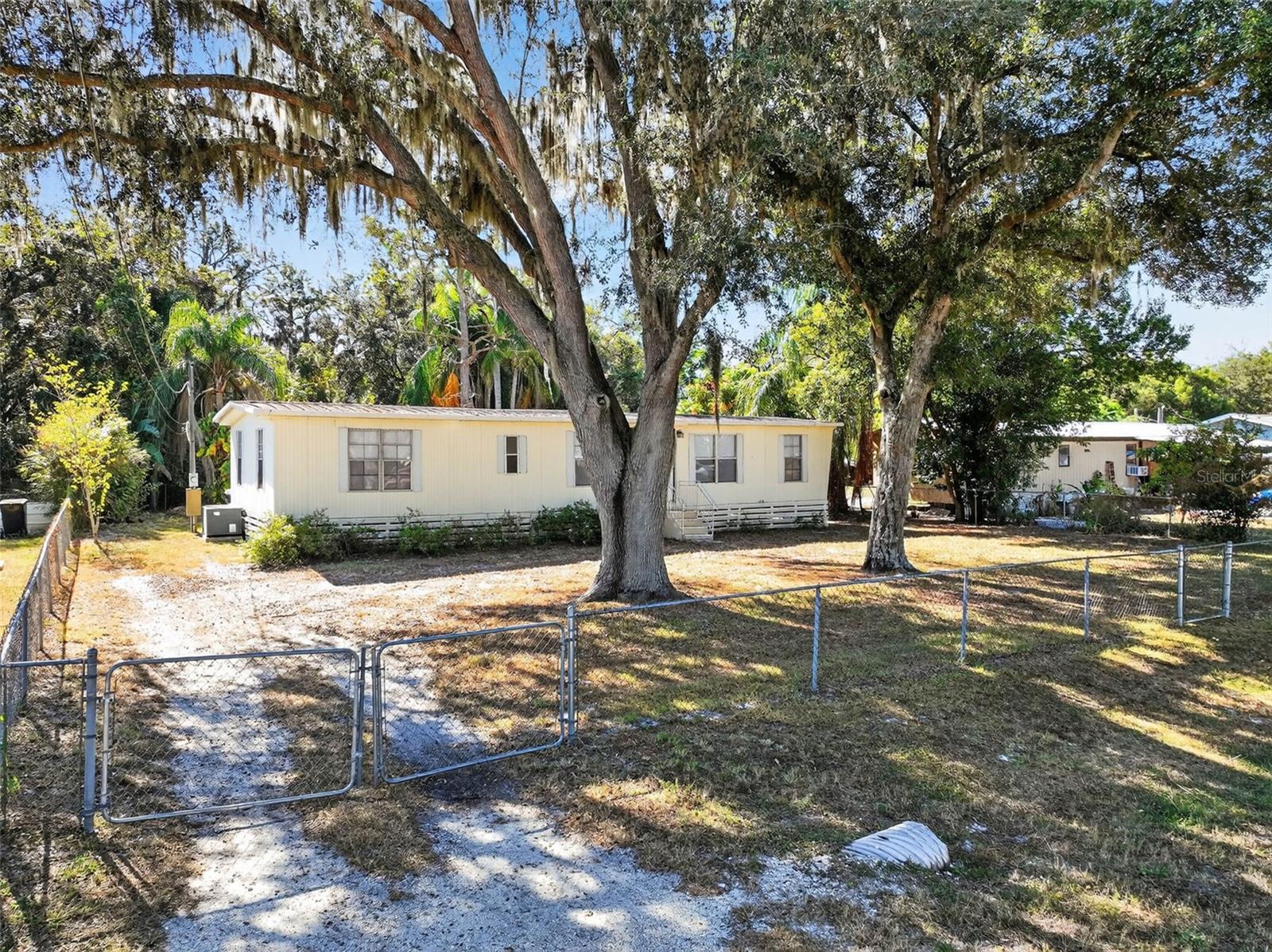 Image 55 of 66 For 827 Indian Bluff