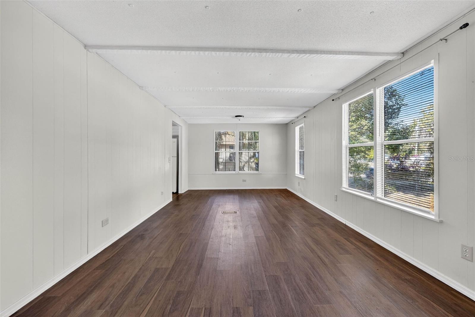 Image 7 of 66 For 827 Indian Bluff