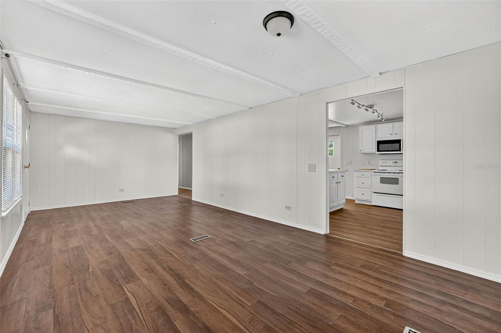 Image 9 of 66 For 827 Indian Bluff