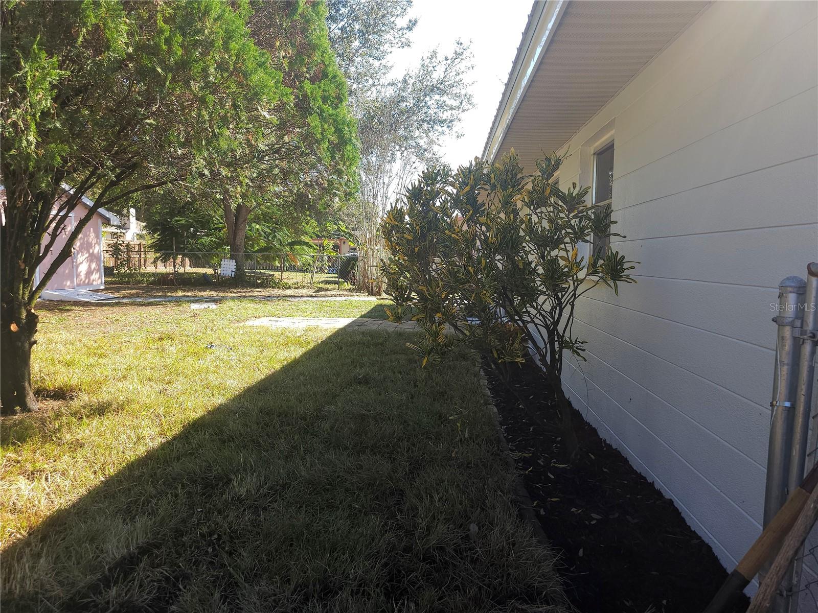 Image 10 of 35 For 2720 Avocado Road