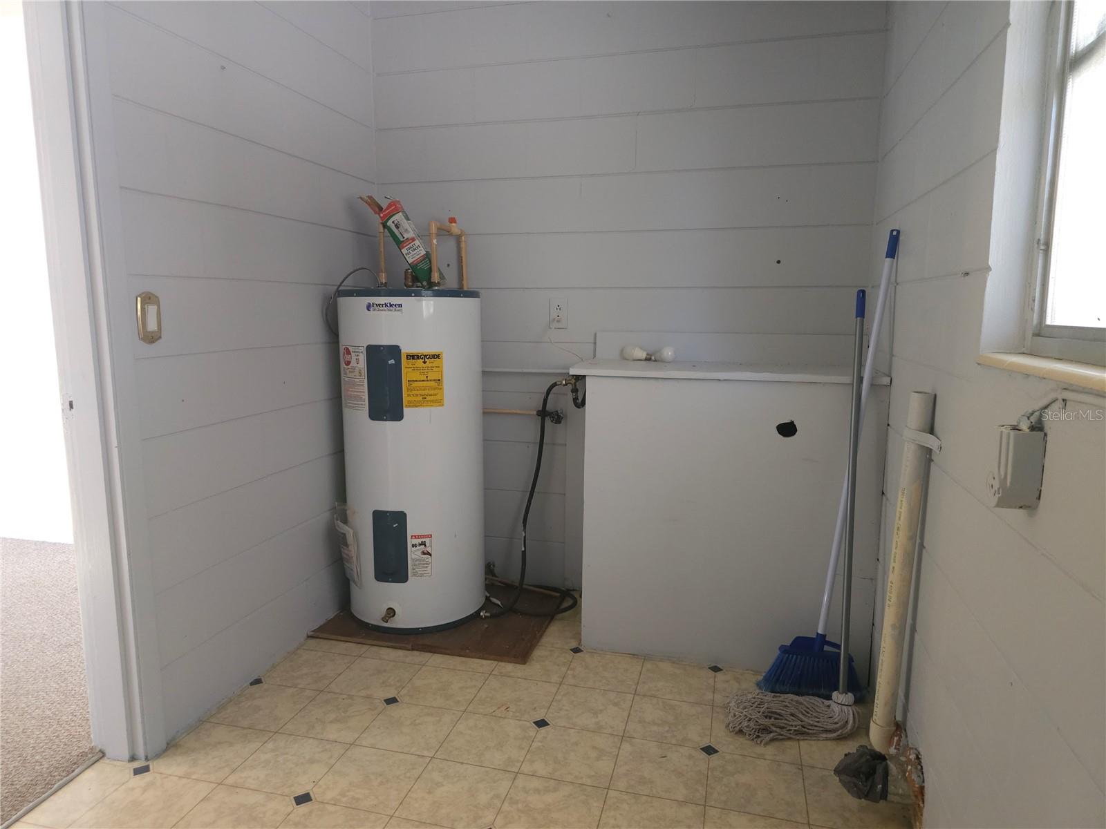 Image 19 of 35 For 2720 Avocado Road