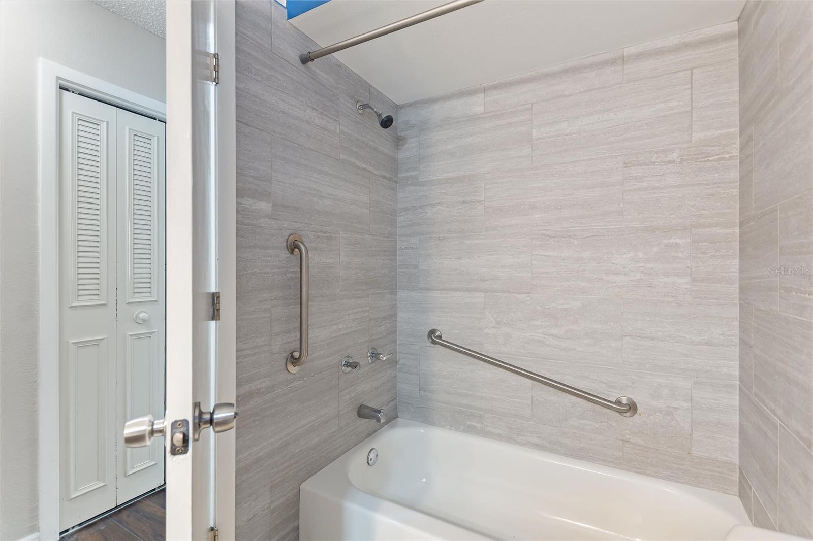 Image 21 of 47 For 130 Audubon Road