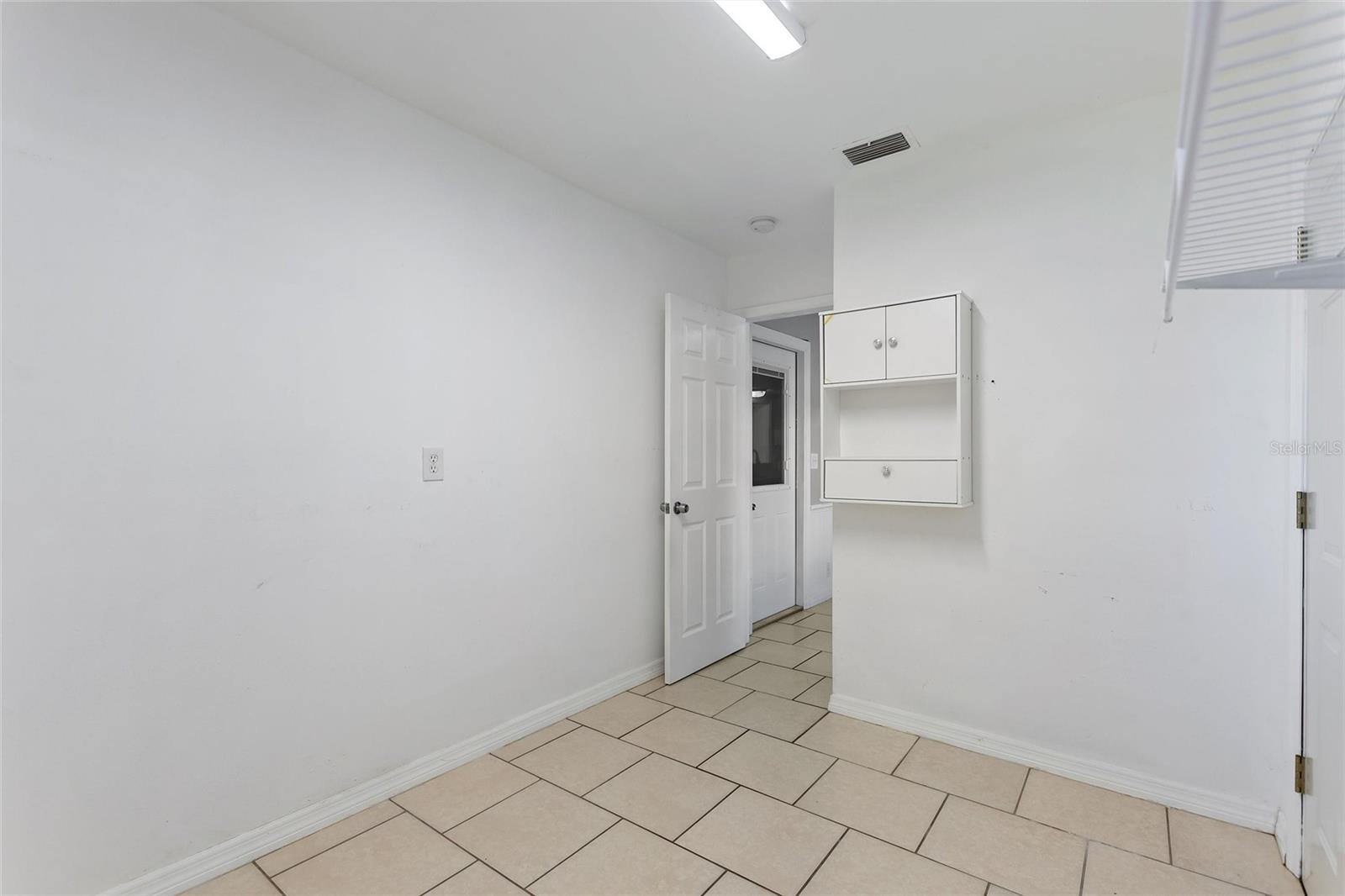 Image 32 of 47 For 130 Audubon Road