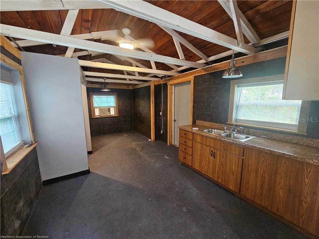 Image 12 of 37 For 9035 Temple Drive