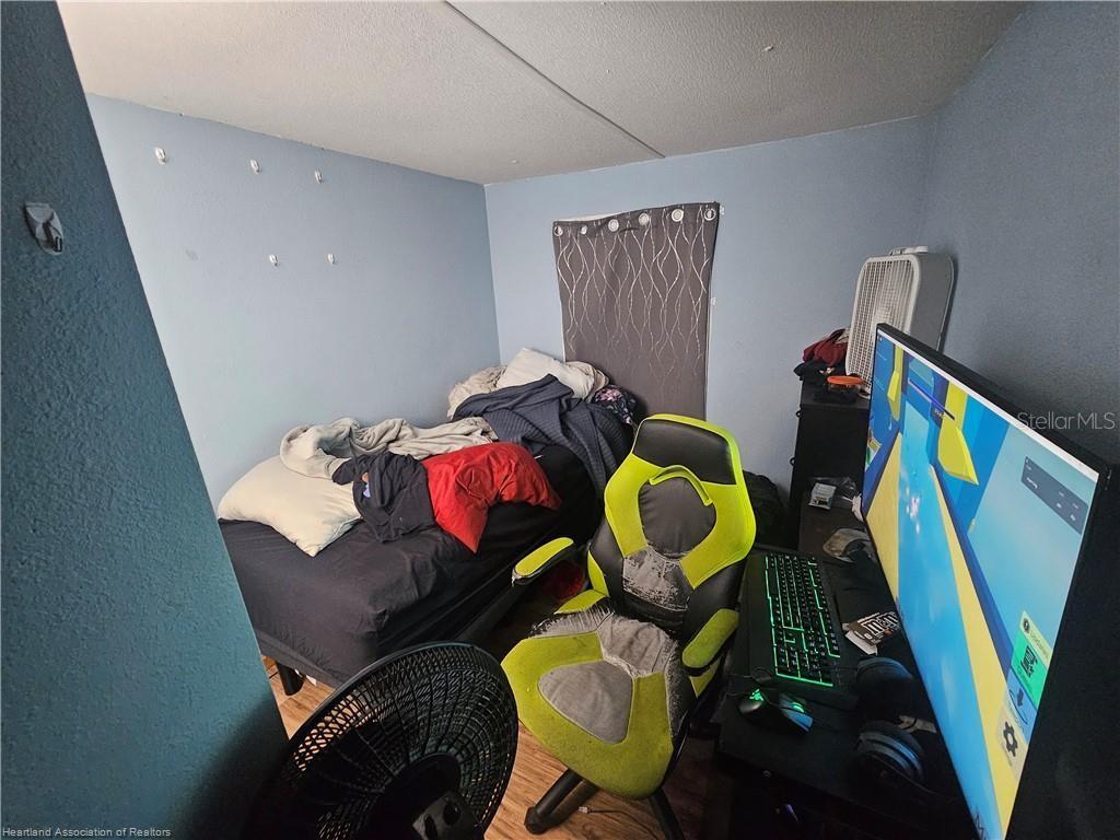 Image 23 of 37 For 9035 Temple Drive