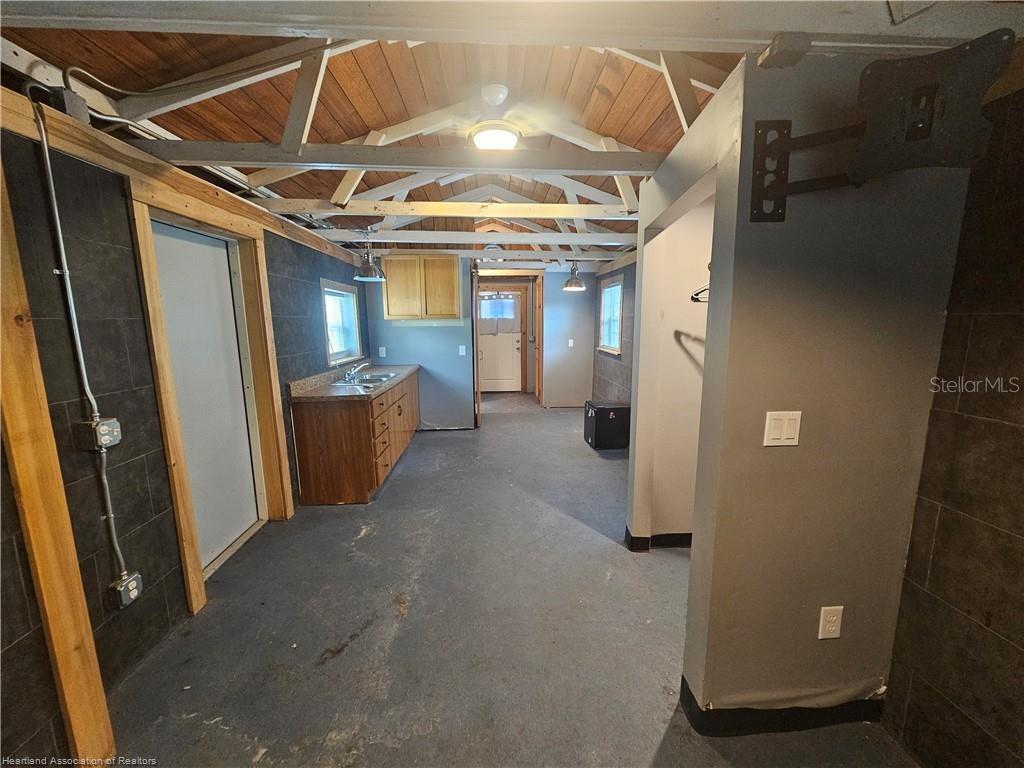 Image 11 of 37 For 9035 Temple Drive