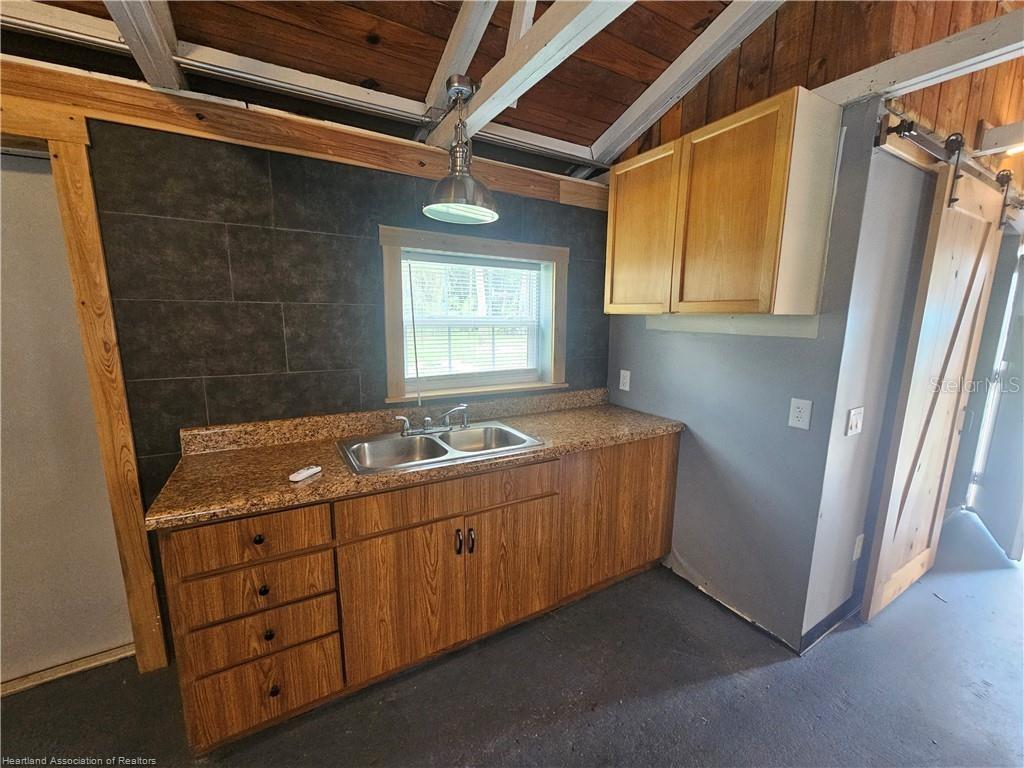 Image 13 of 37 For 9035 Temple Drive