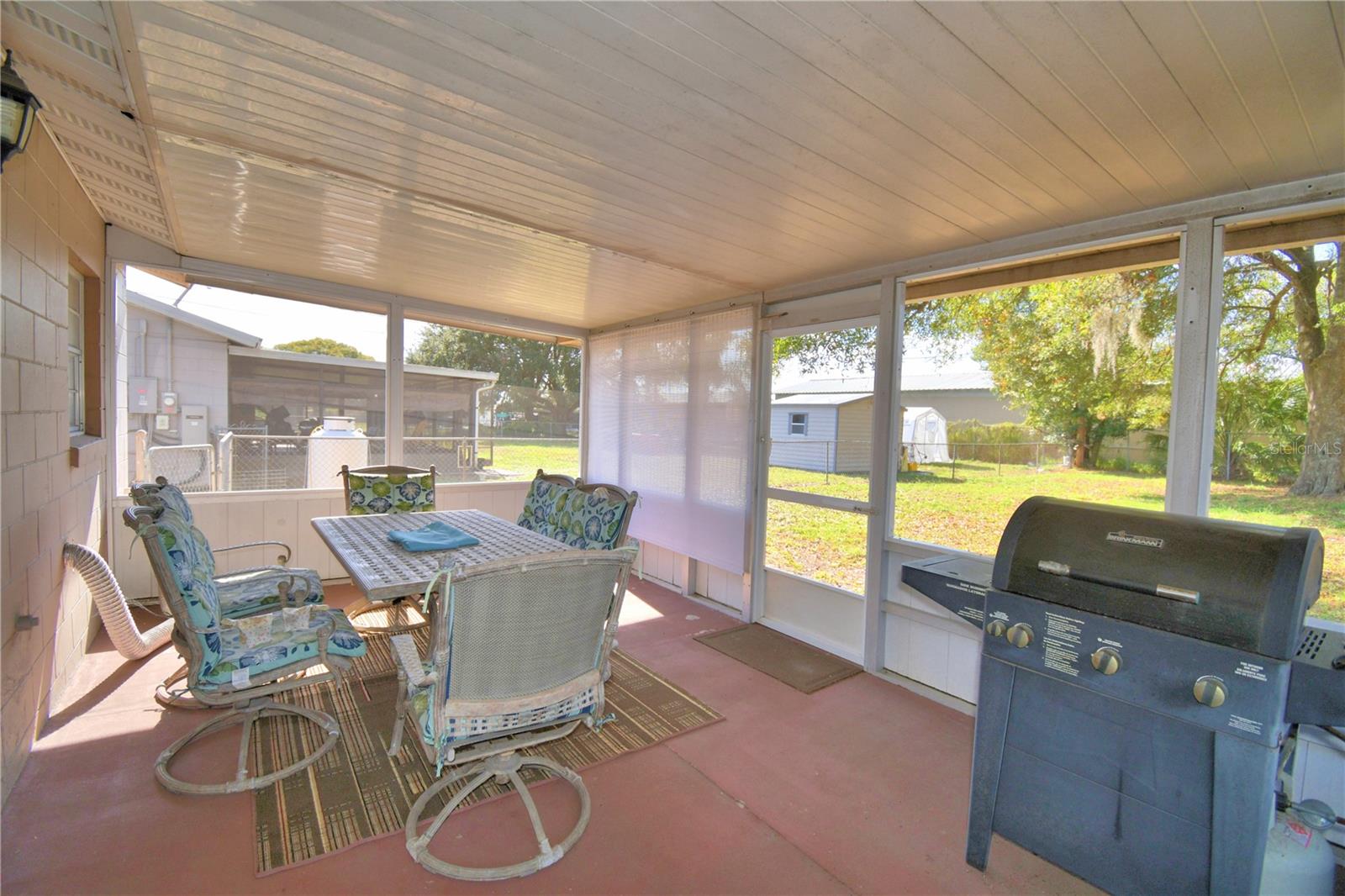 Image 27 of 55 For 2594 Sun Acres Boulevard