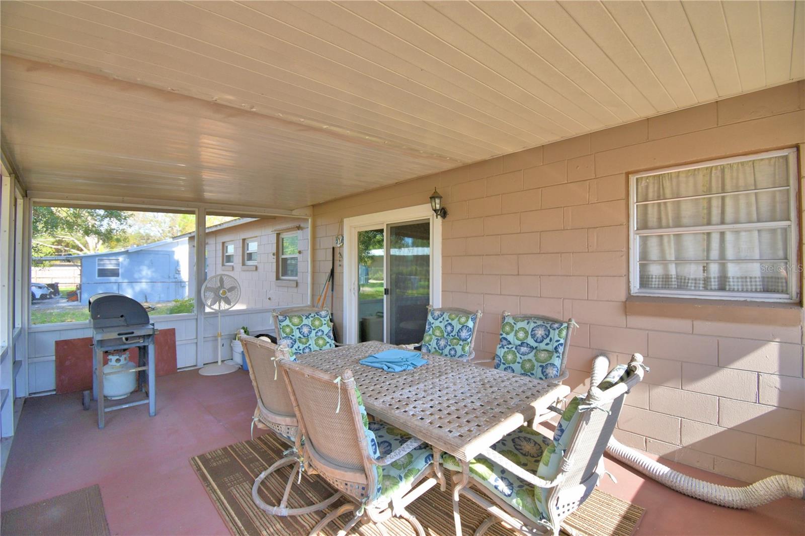 Image 28 of 55 For 2594 Sun Acres Boulevard