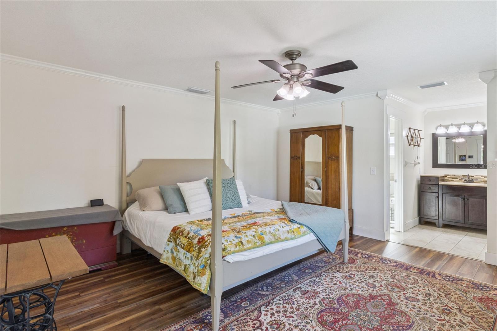 Image 16 of 47 For 2755 Palm Acres Drive