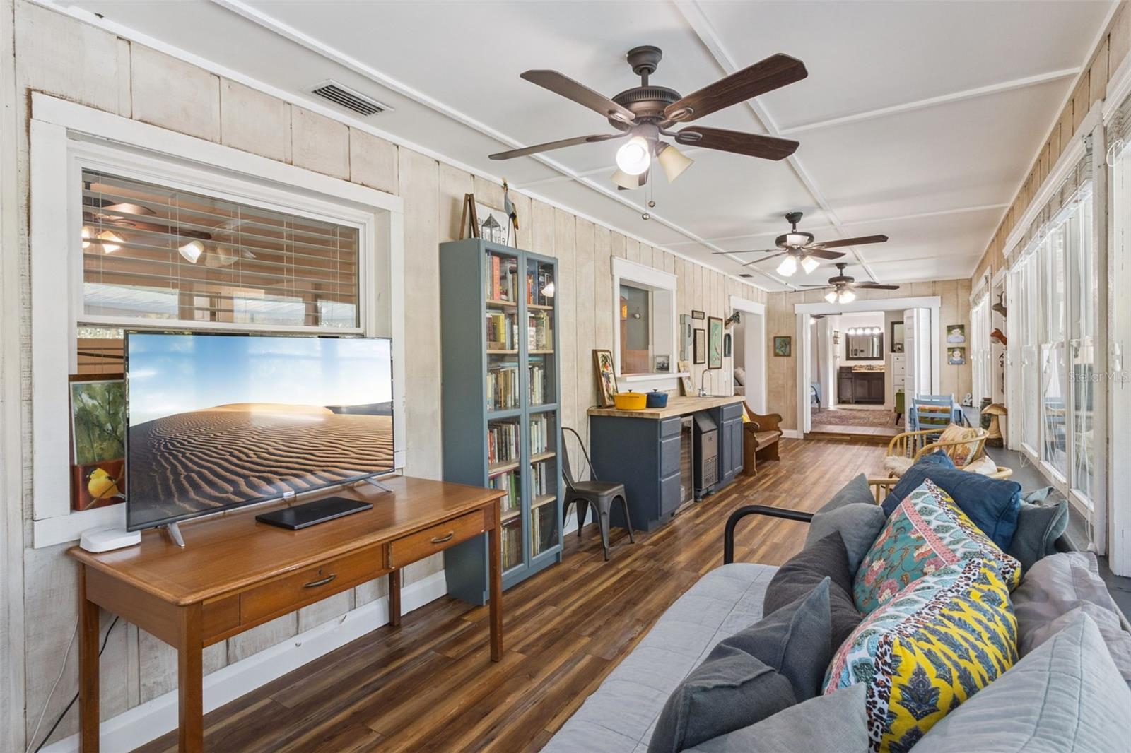 Image 29 of 47 For 2755 Palm Acres Drive