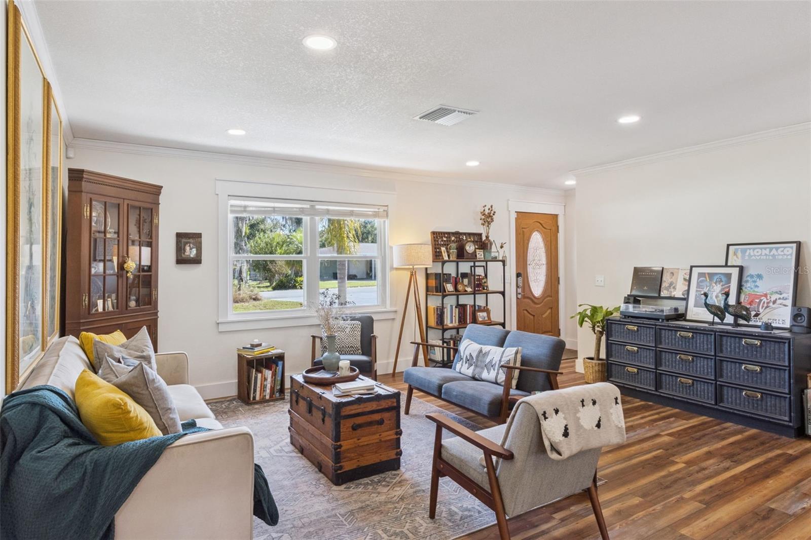 Image 4 of 47 For 2755 Palm Acres Drive