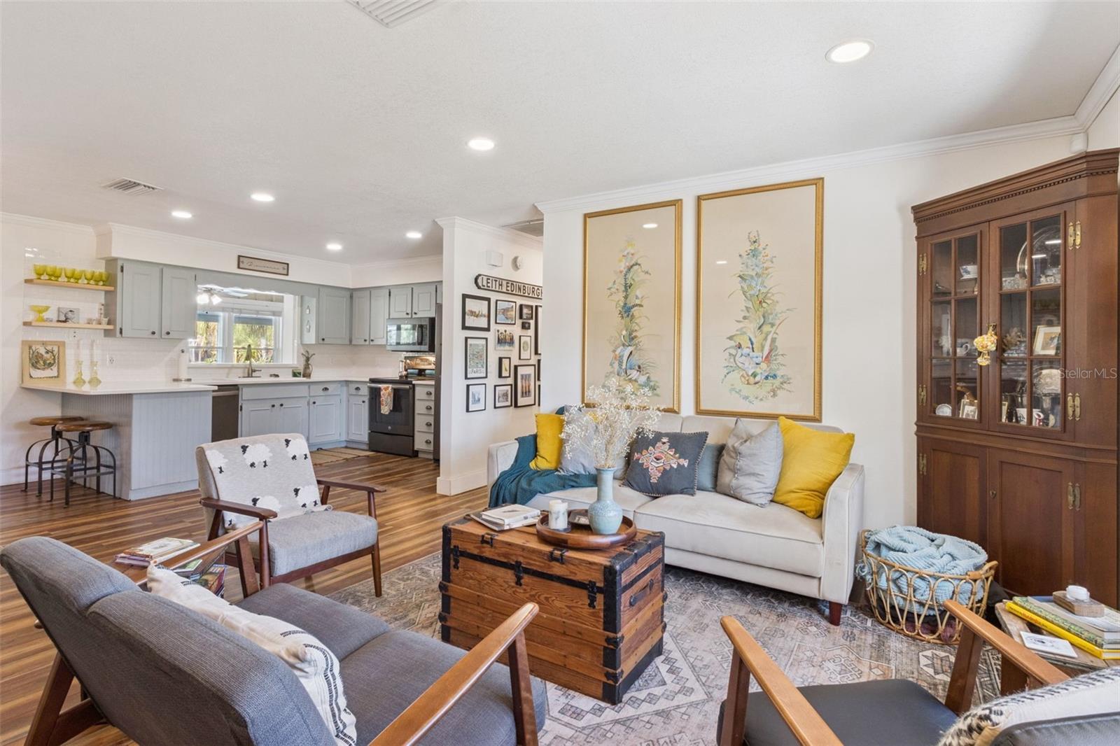 Image 6 of 47 For 2755 Palm Acres Drive