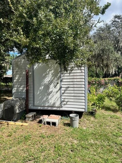 Image 6 of 21 For 334 Eighth Street Ne