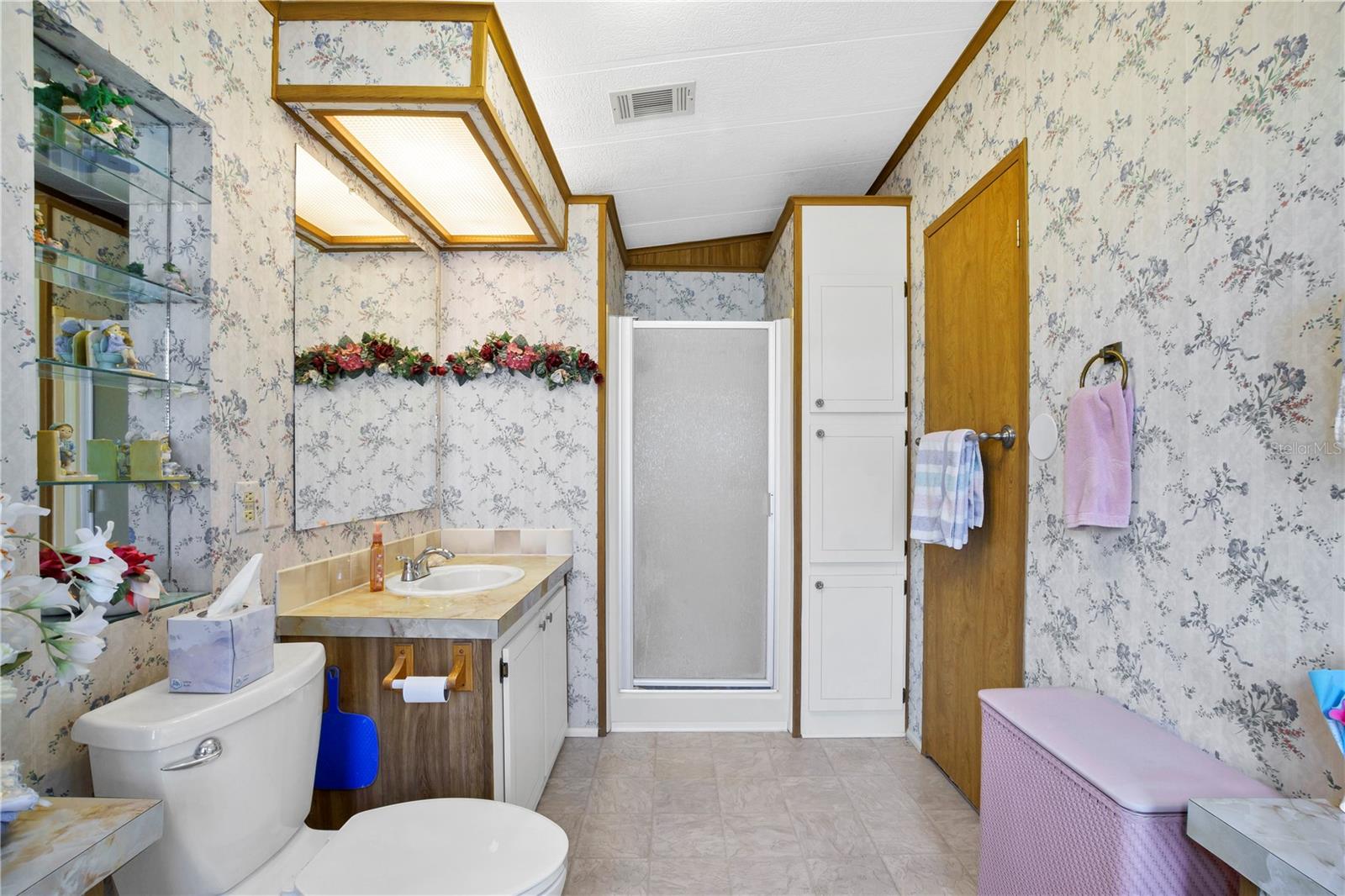 Image 18 of 44 For 4969 Foxwood Lake Drive