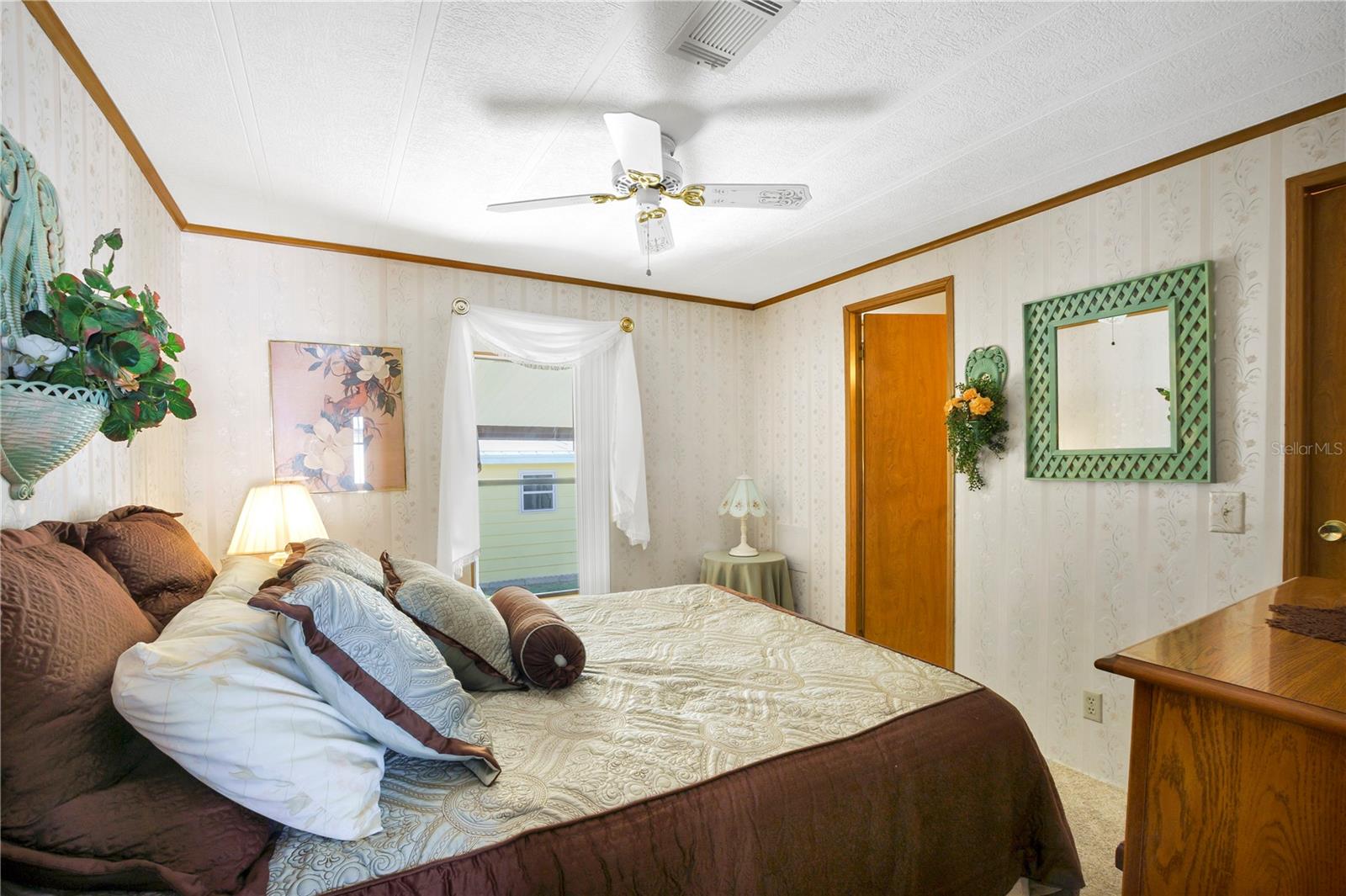 Image 19 of 44 For 4969 Foxwood Lake Drive