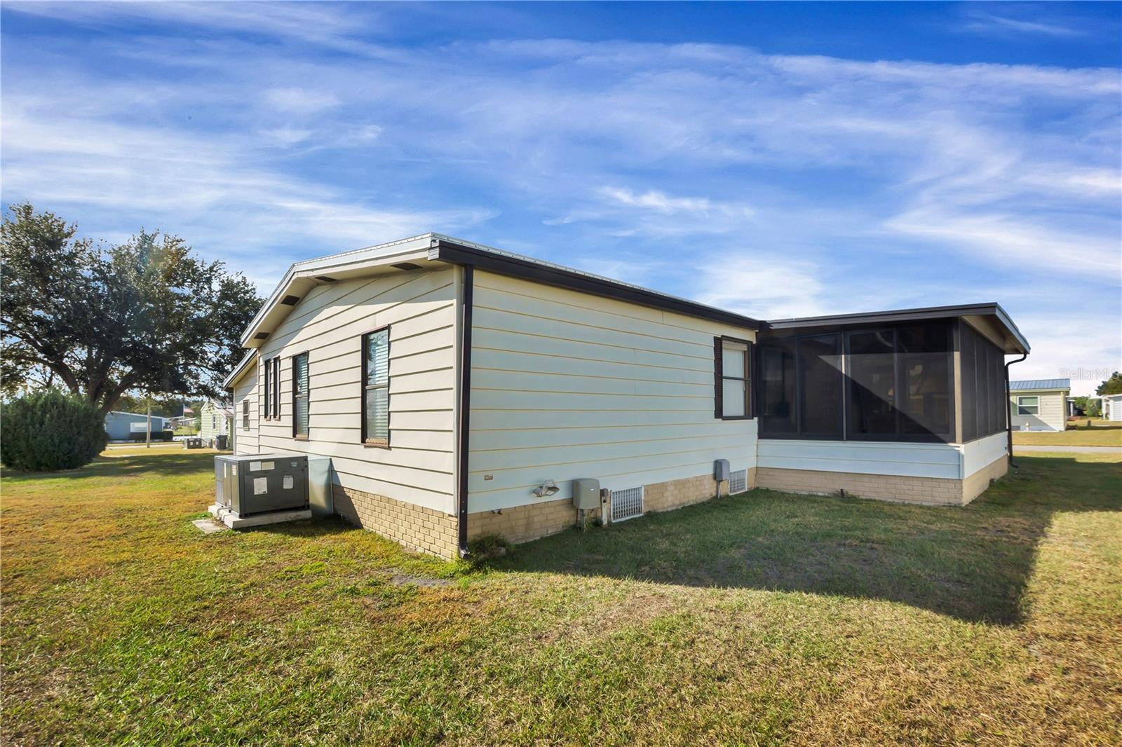 Image 28 of 44 For 4969 Foxwood Lake Drive