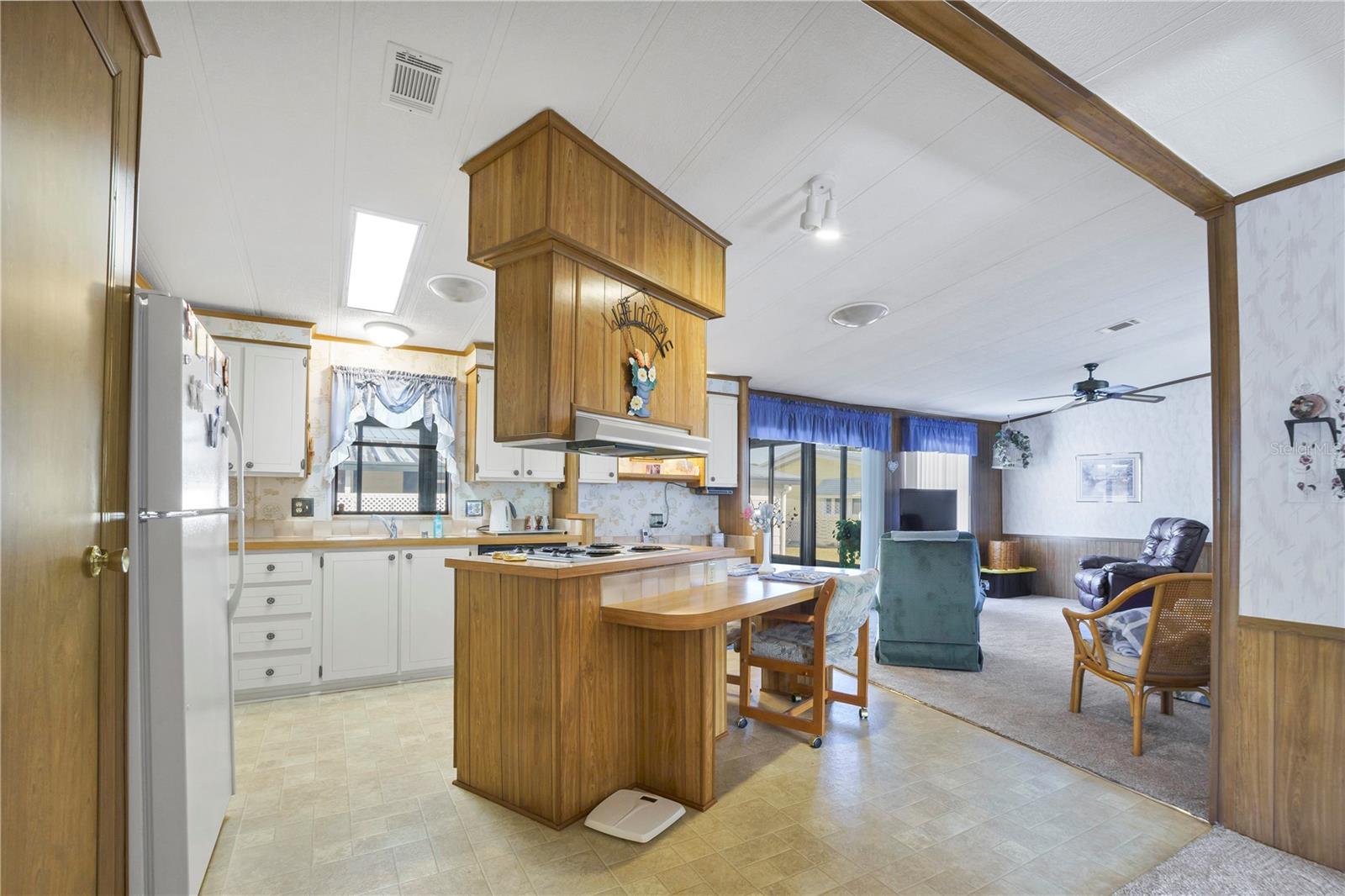 Image 8 of 44 For 4969 Foxwood Lake Drive