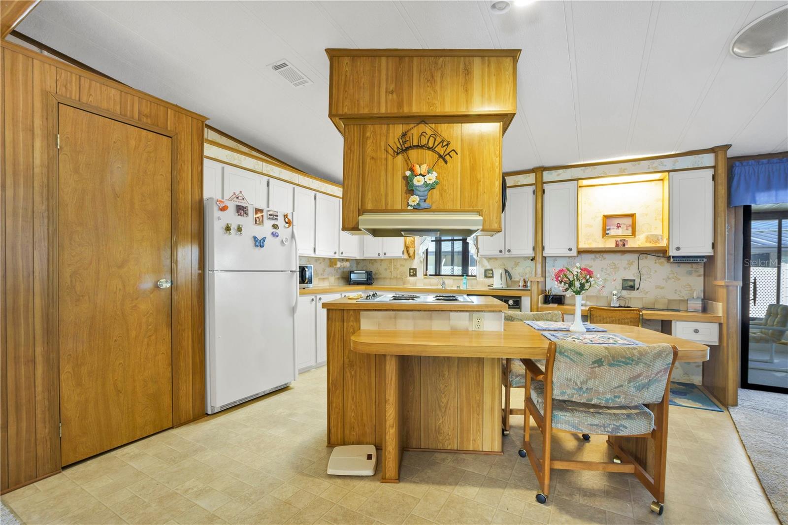 Image 9 of 44 For 4969 Foxwood Lake Drive