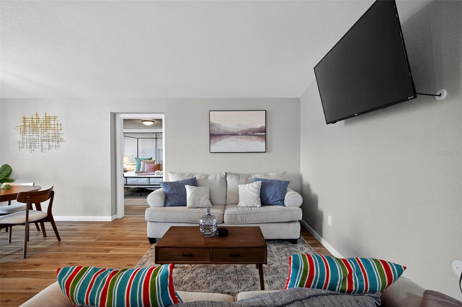 Image 10 of 40 For 63 Lake Hunter Drive