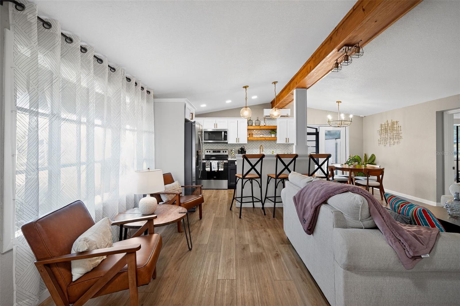 Image 13 of 40 For 63 Lake Hunter Drive